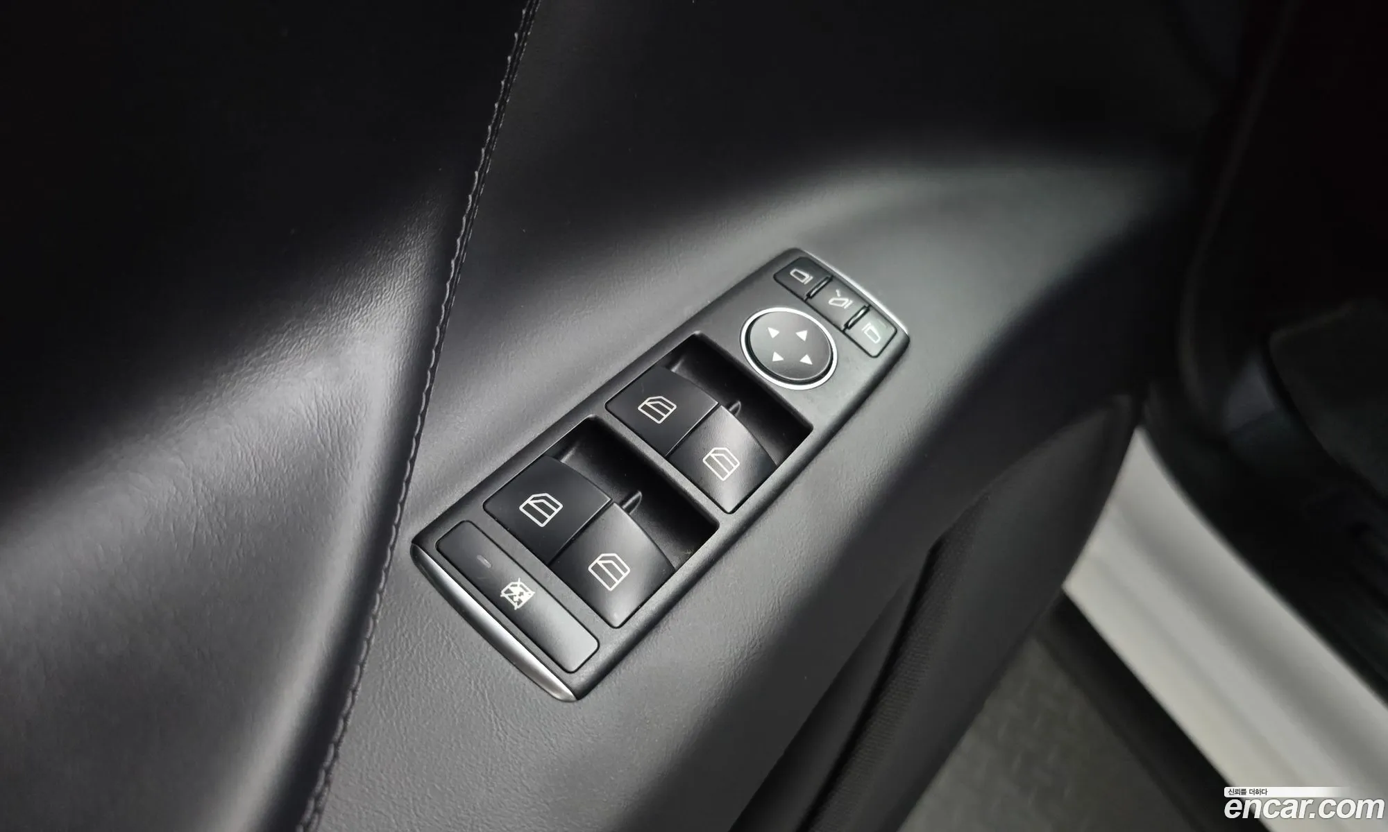 Tesla Model X 2018 5YJXCAE22JF126143 — 8