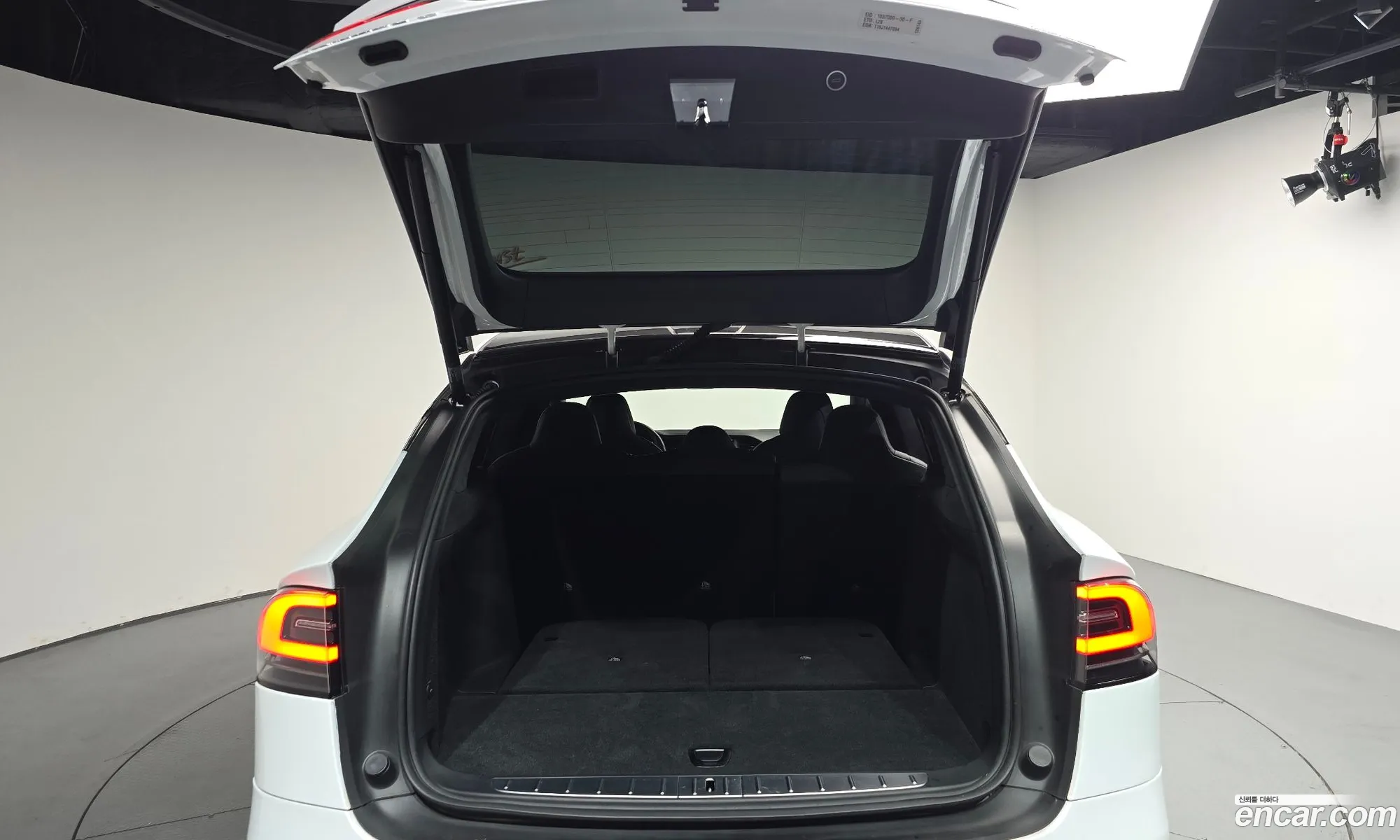 Tesla Model X 2018 5YJXCAE22JF126143 — 14