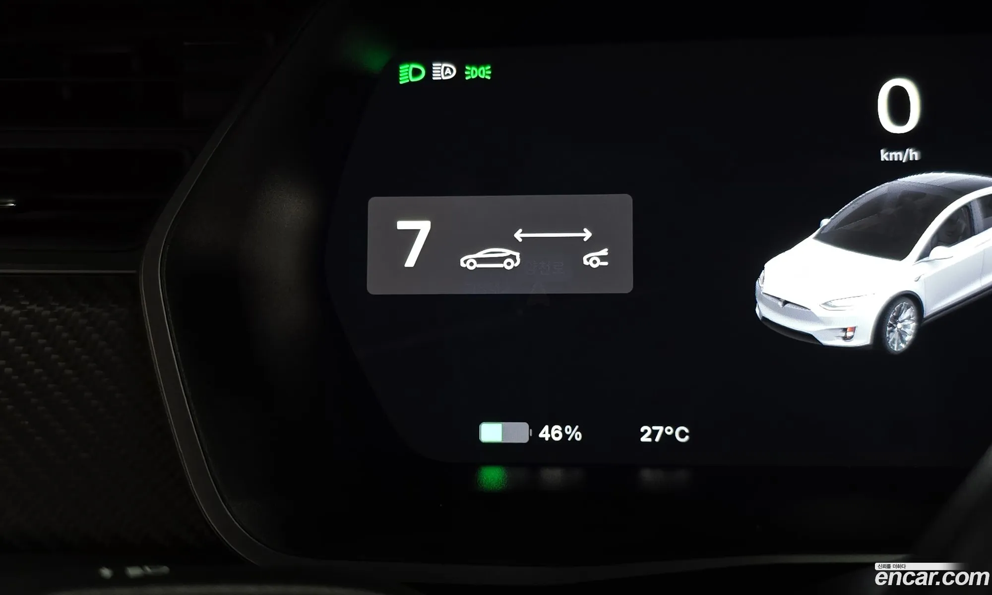 Tesla Model X 2018 5YJXCAE22JF126143 — 4