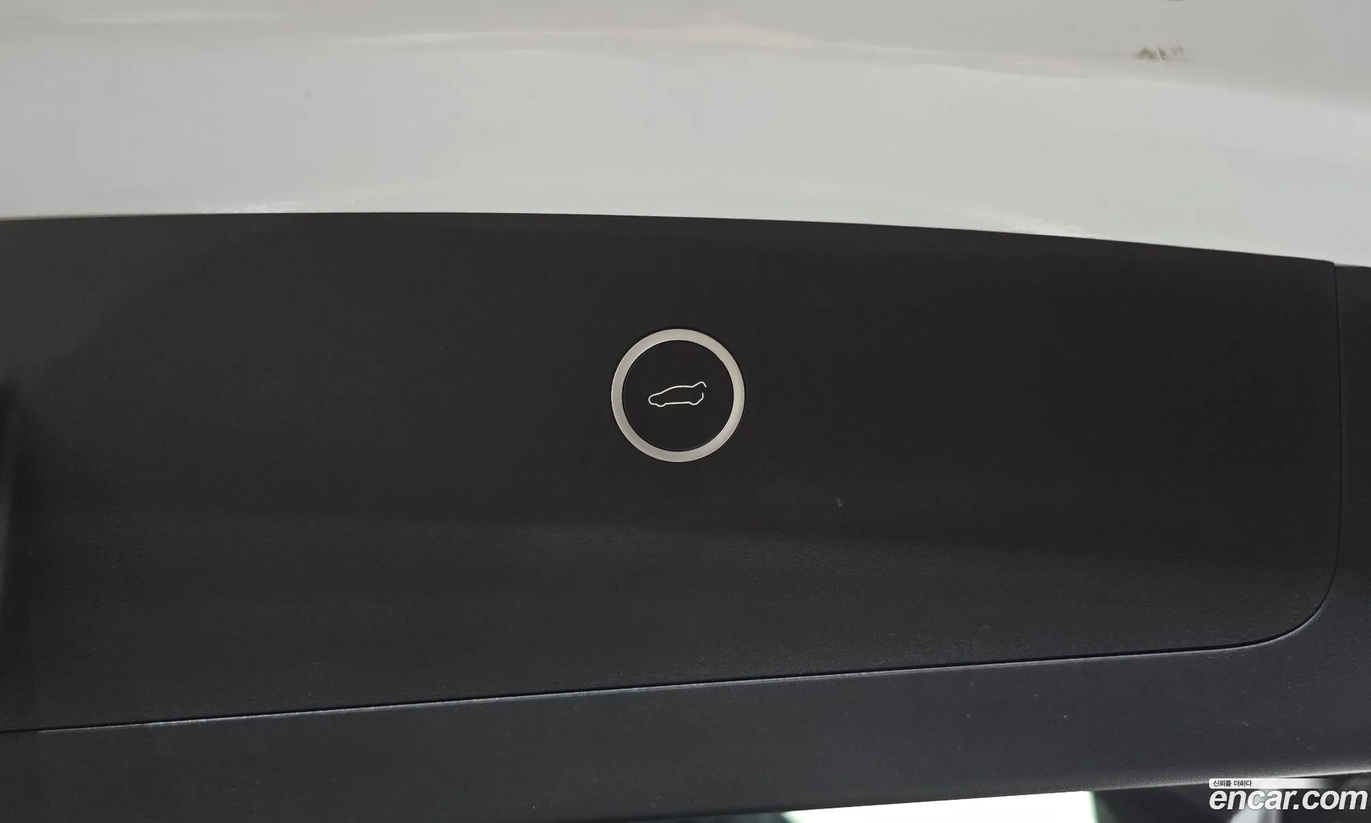 Tesla Model X 2018 5YJXCAE22JF126143 — 5