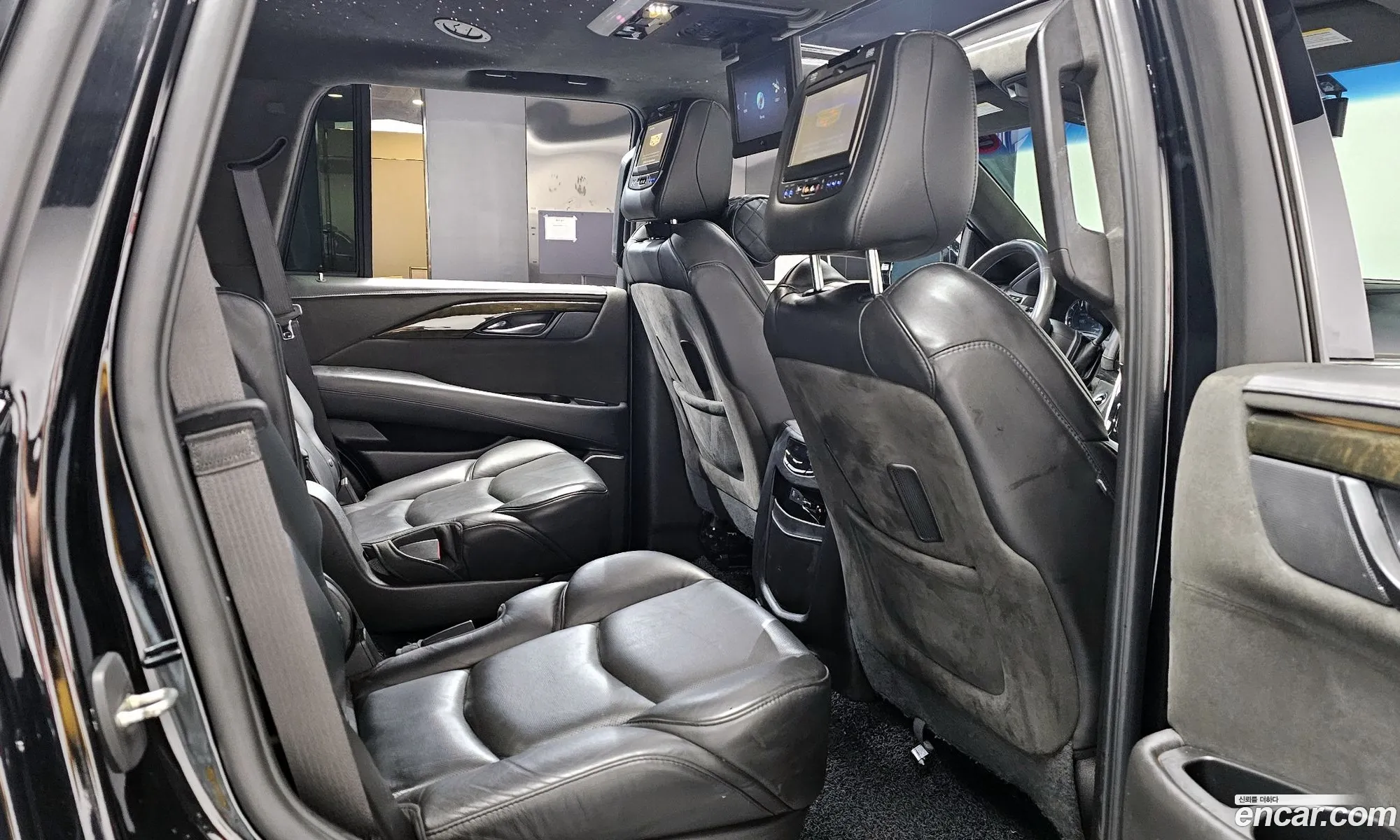 Cadillac Escalade 2019 — 27