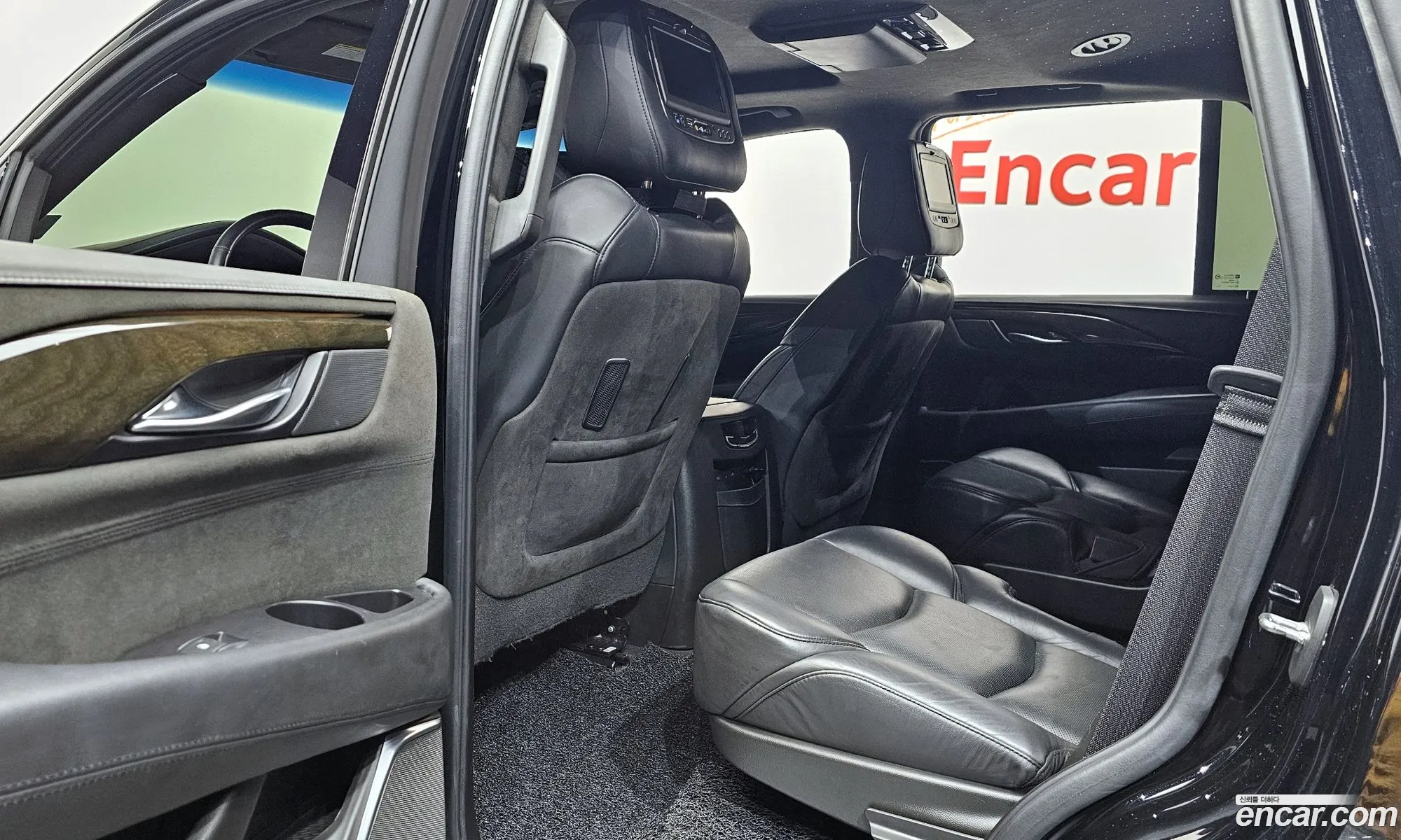 Cadillac Escalade 2019 — 12