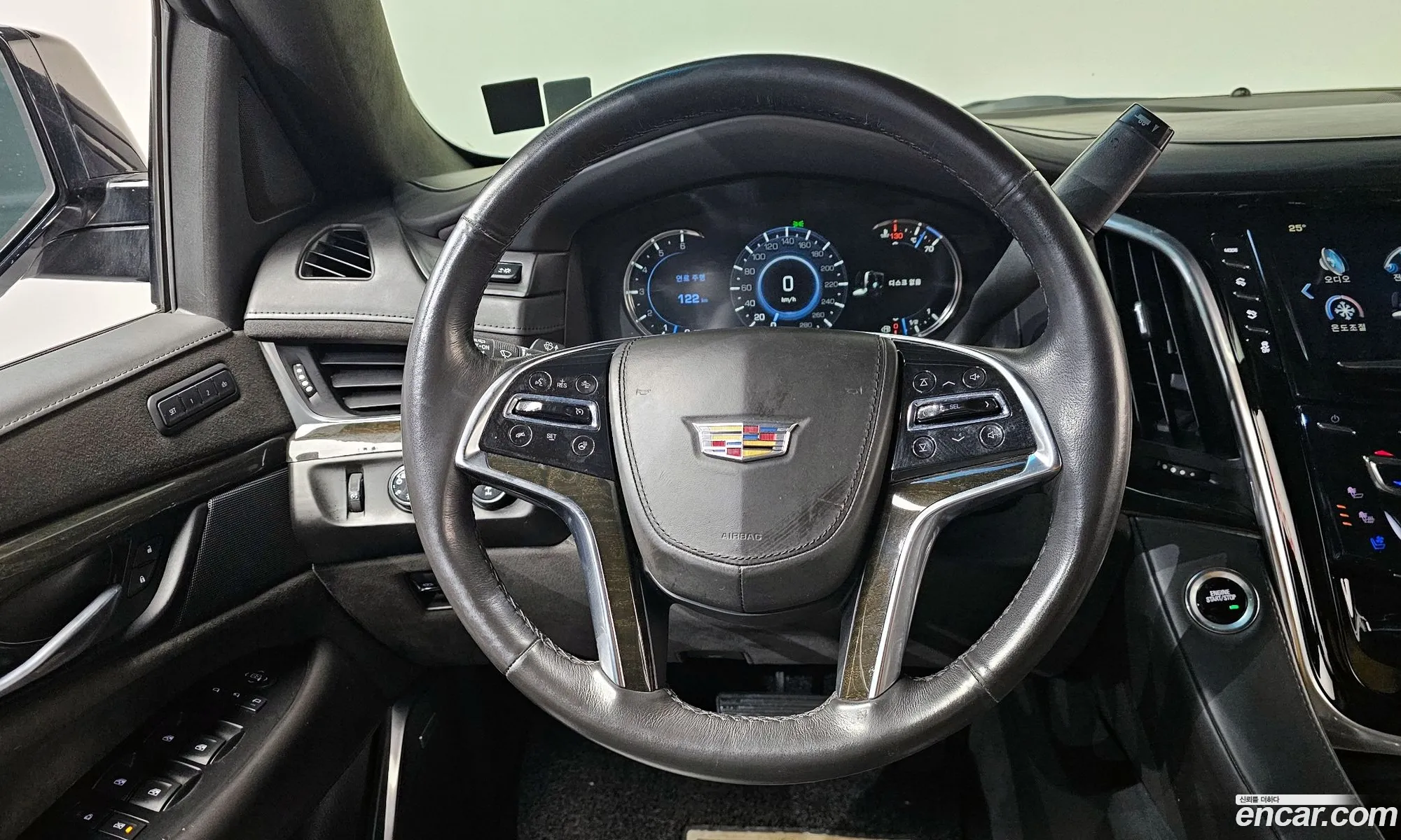 Cadillac Escalade 2019 — 11