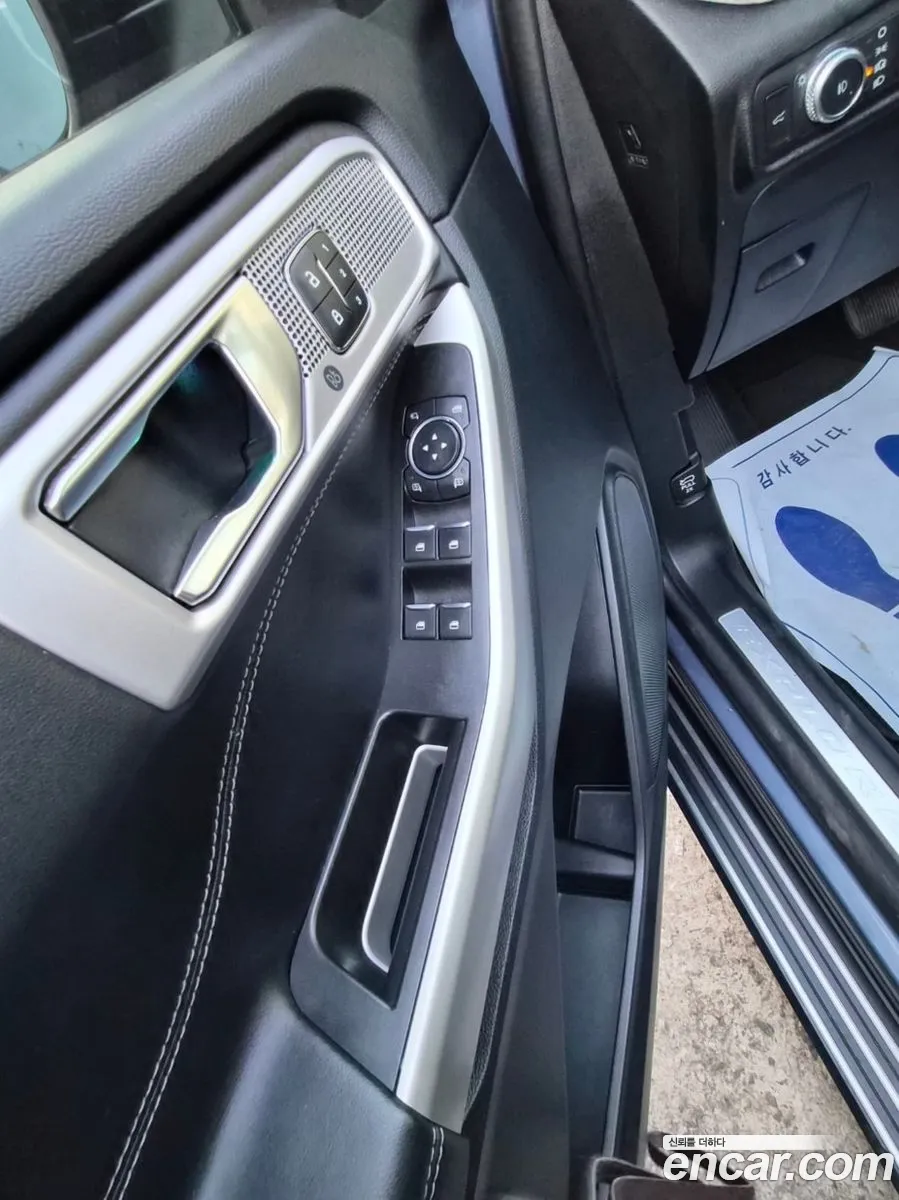 Ford Explorer 6th Gen 2021 — 11