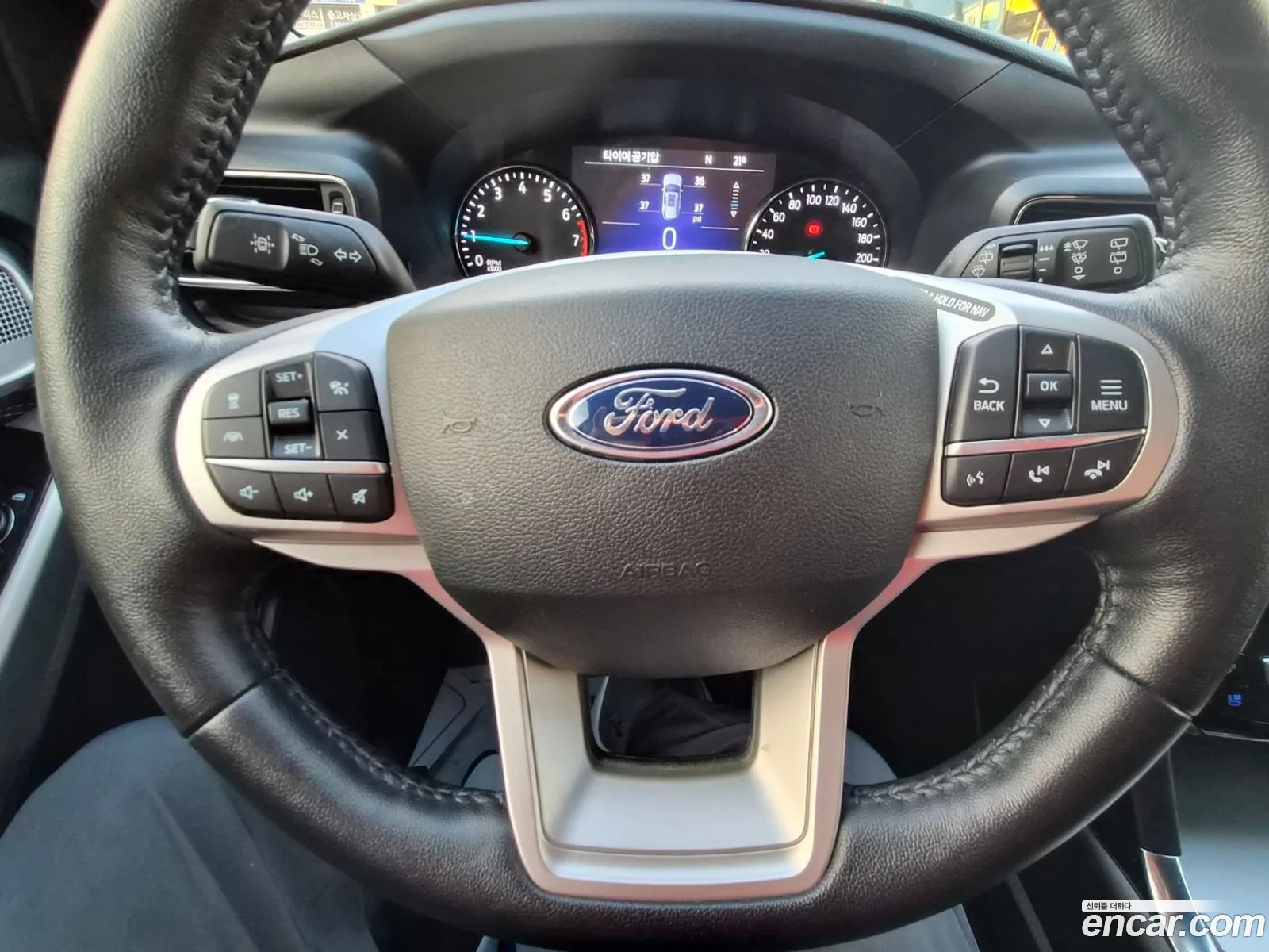 Ford Explorer 6th Gen 2021 — 3