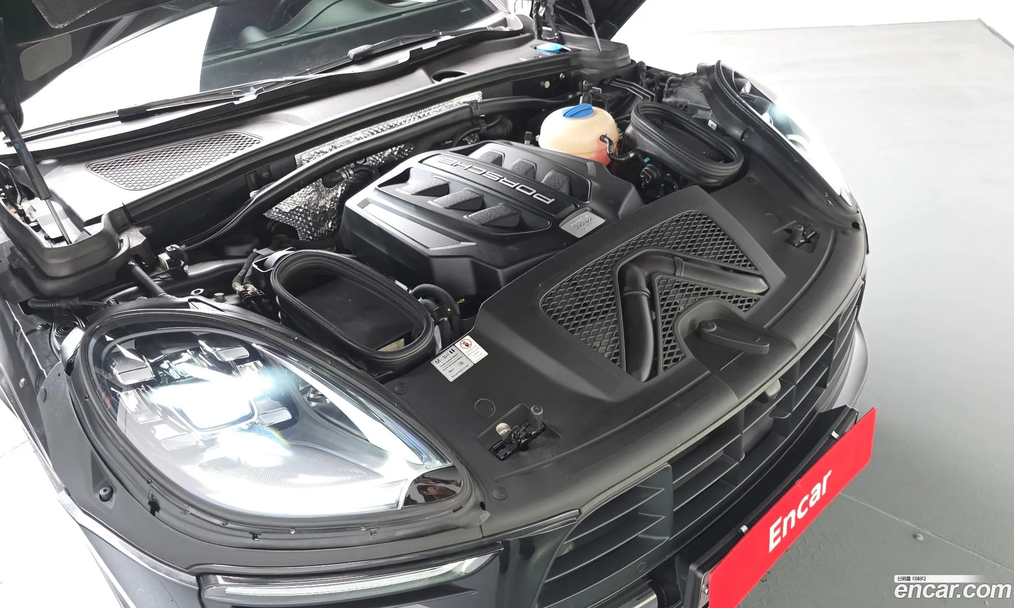 Porsche Macan 2018 WP1AG2958JLB63729 — 33