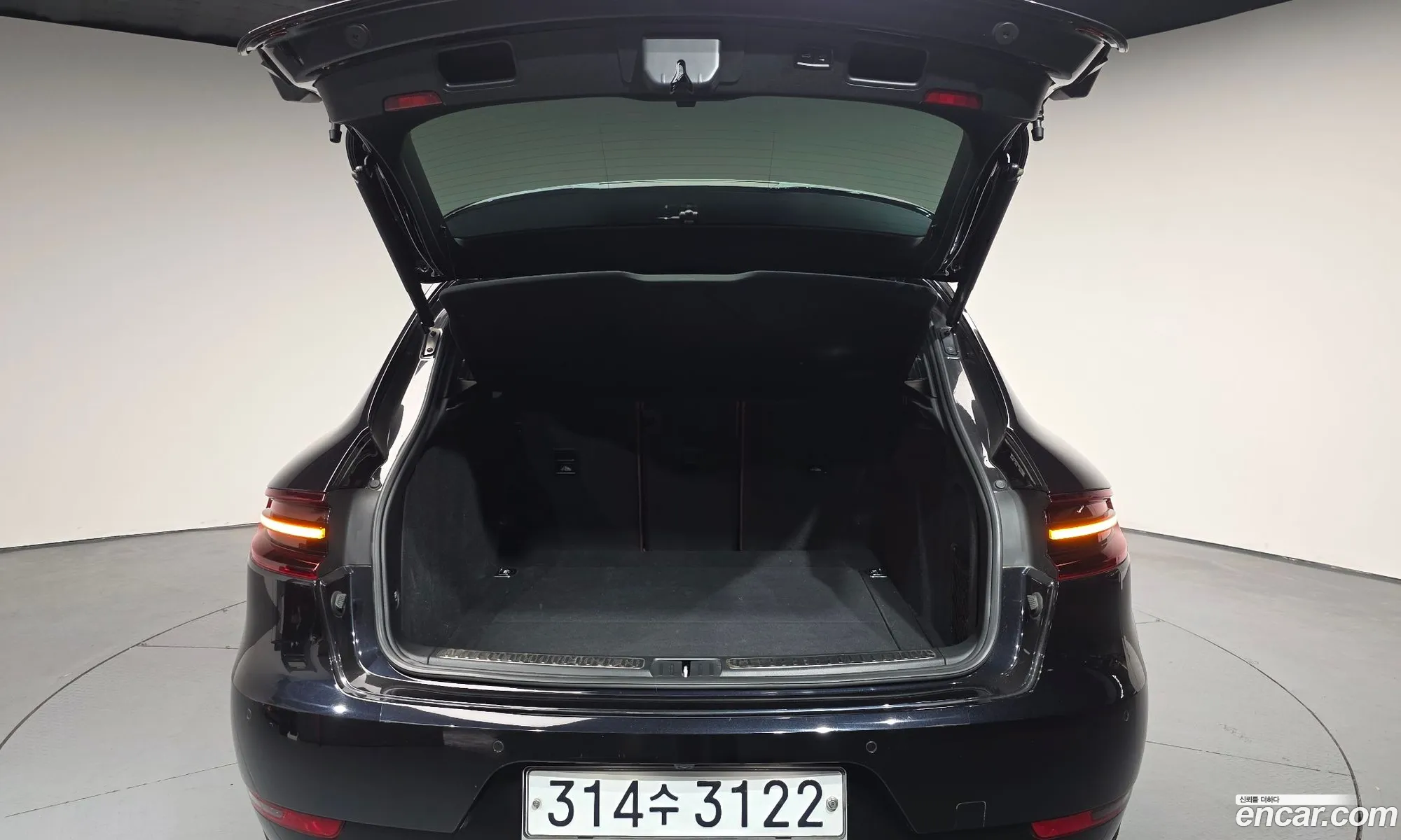 Porsche Macan 2018 WP1AG2958JLB63729 — 4