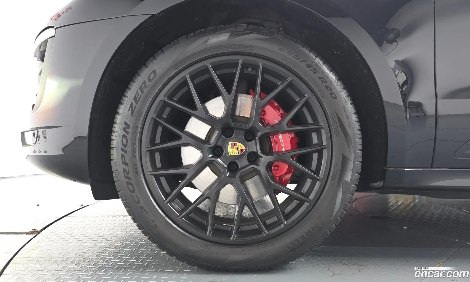 Porsche Macan 2018 WP1AG2958JLB63729 — 2