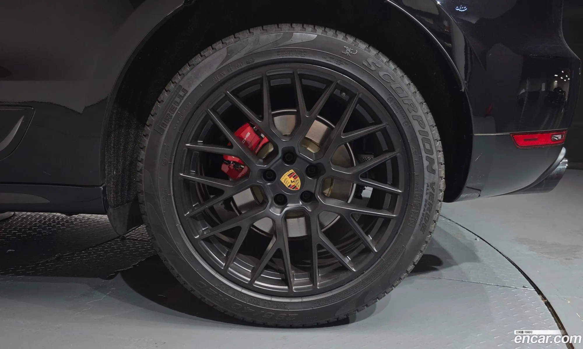 Porsche Macan 2018 WP1AG2958JLB63729 — 26