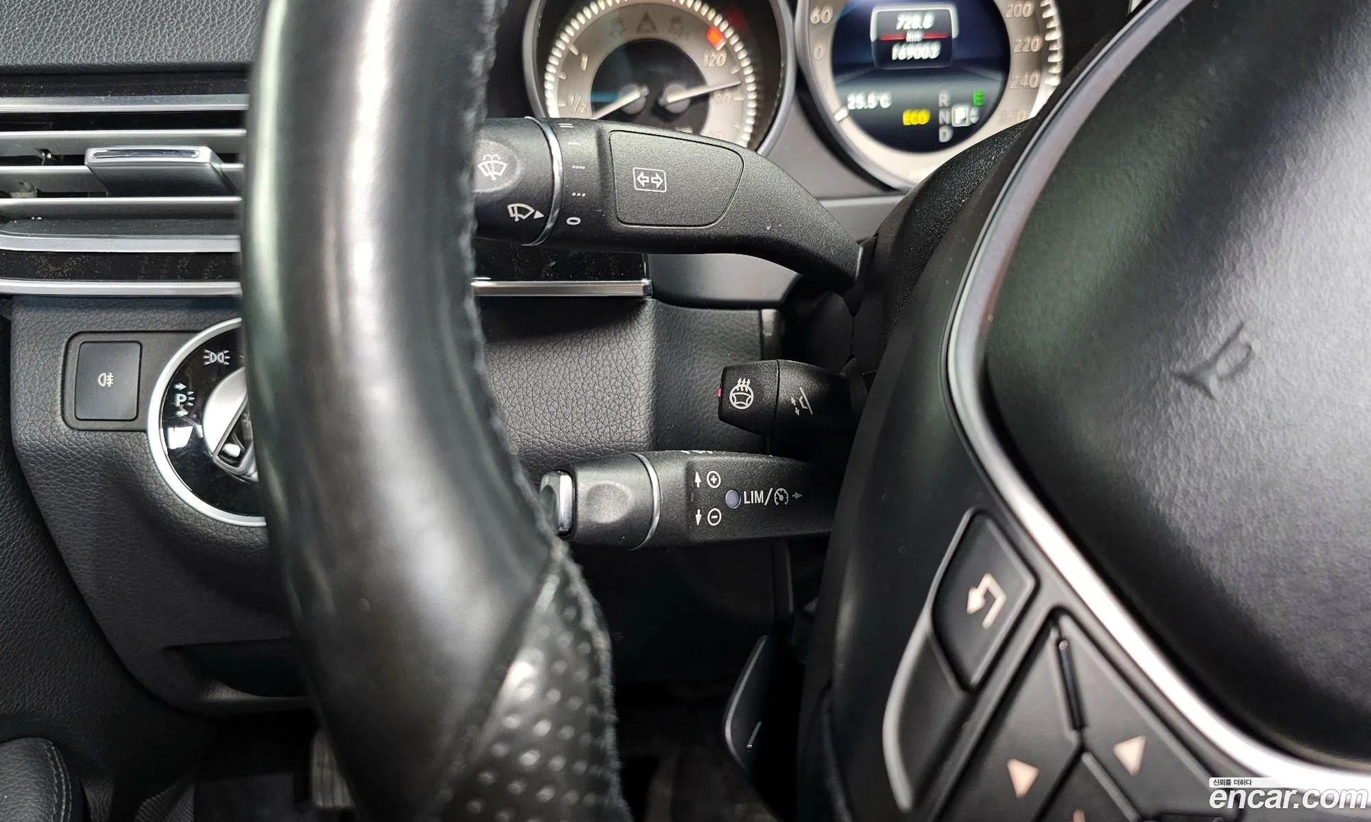 Mercedes-Benz E-Class W212 2015 — 19