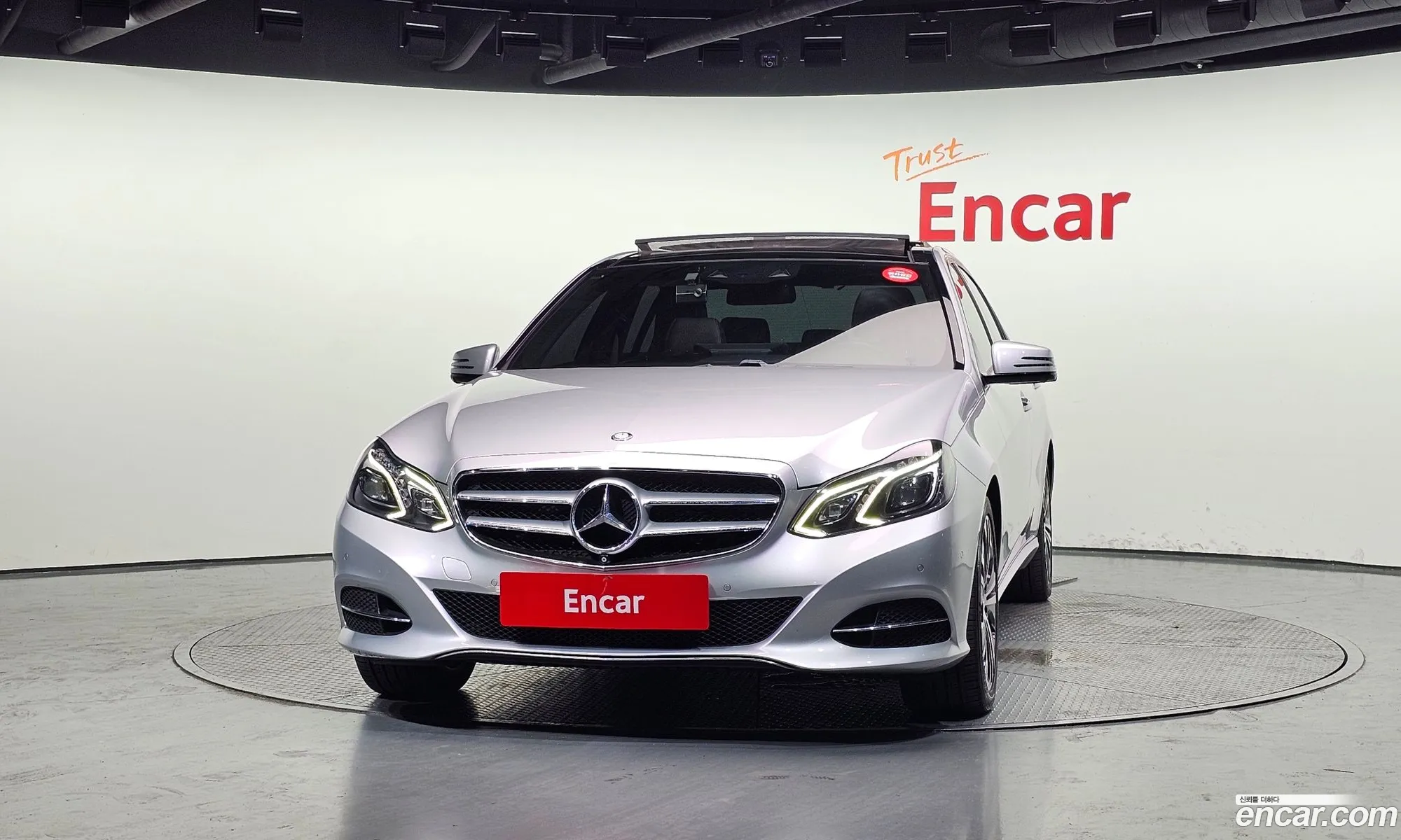 Mercedes-Benz E-Class W212 2015 — 12