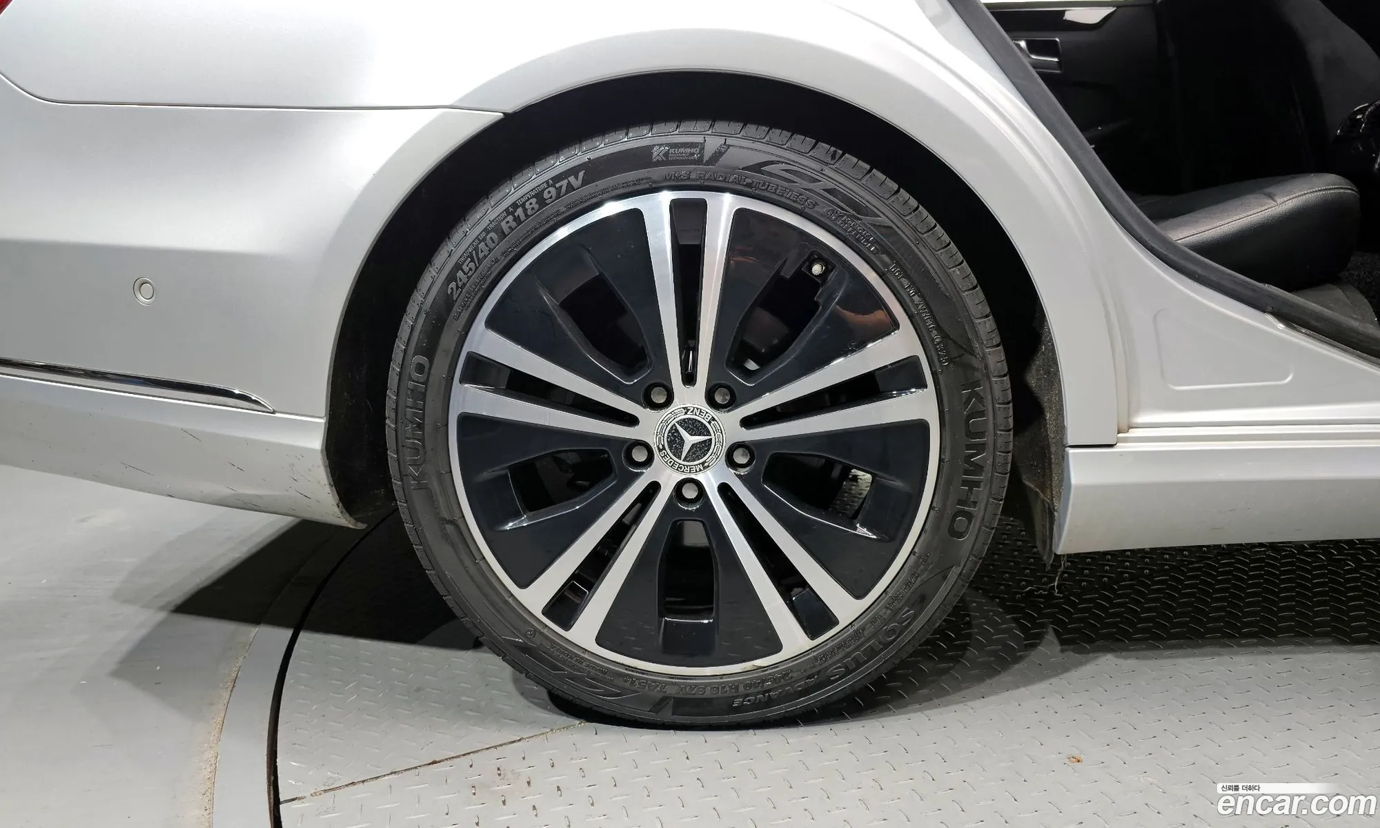Mercedes-Benz E-Class W212 2015 — 16