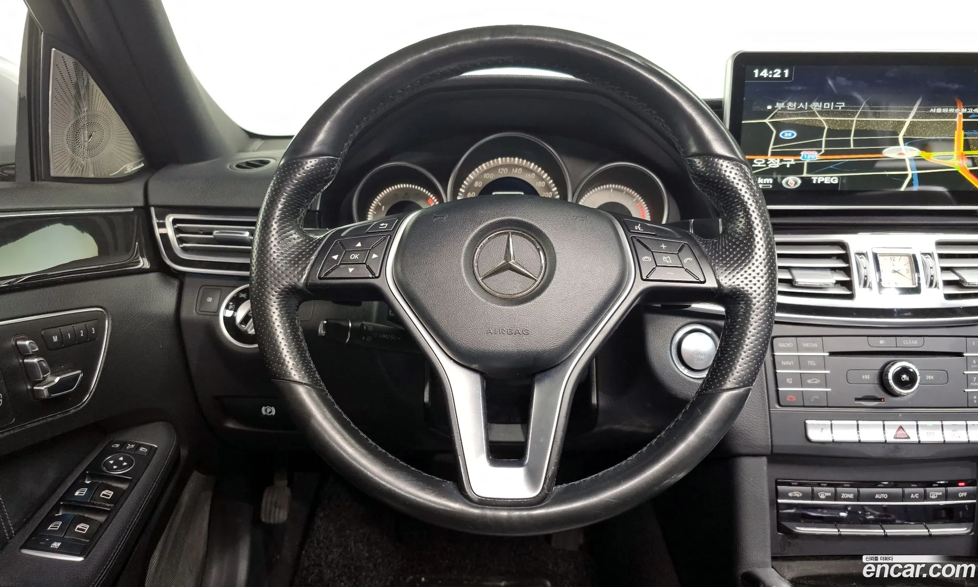 Mercedes-Benz E-Class W212 2015 — 18