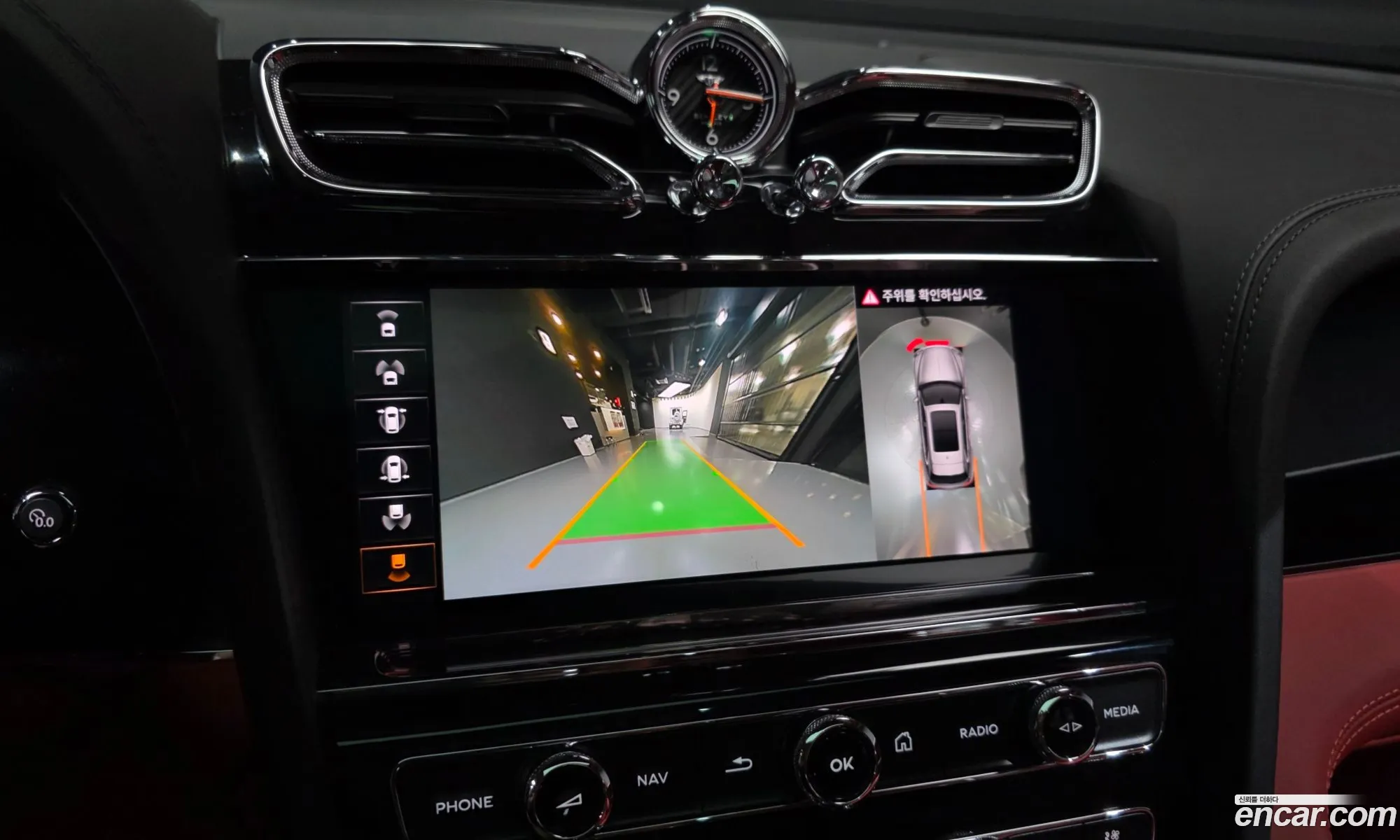 Bentley Bentayga 2022 SJAAM14V6NC014660 — 12