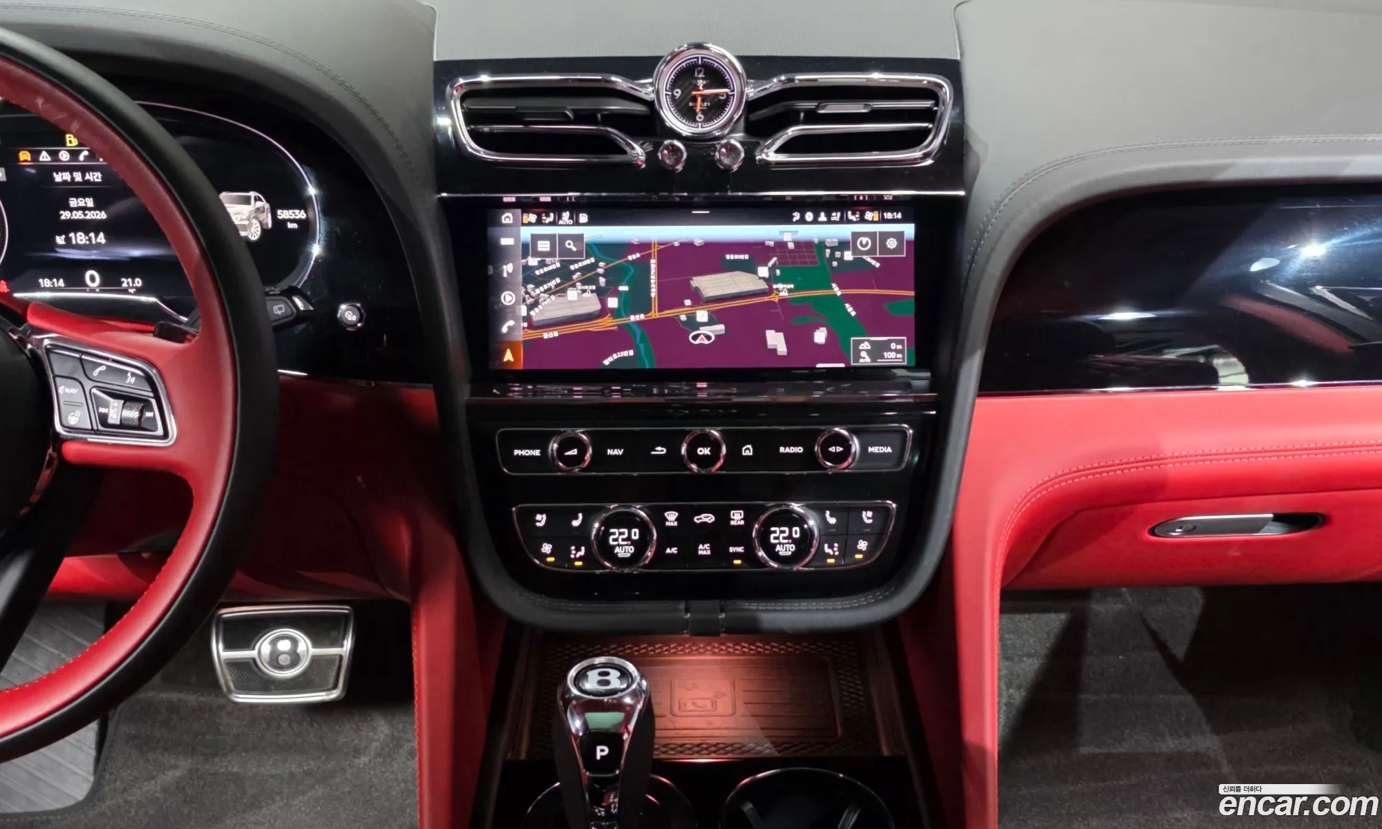 Bentley Bentayga 2022 SJAAM14V6NC014660 — 14