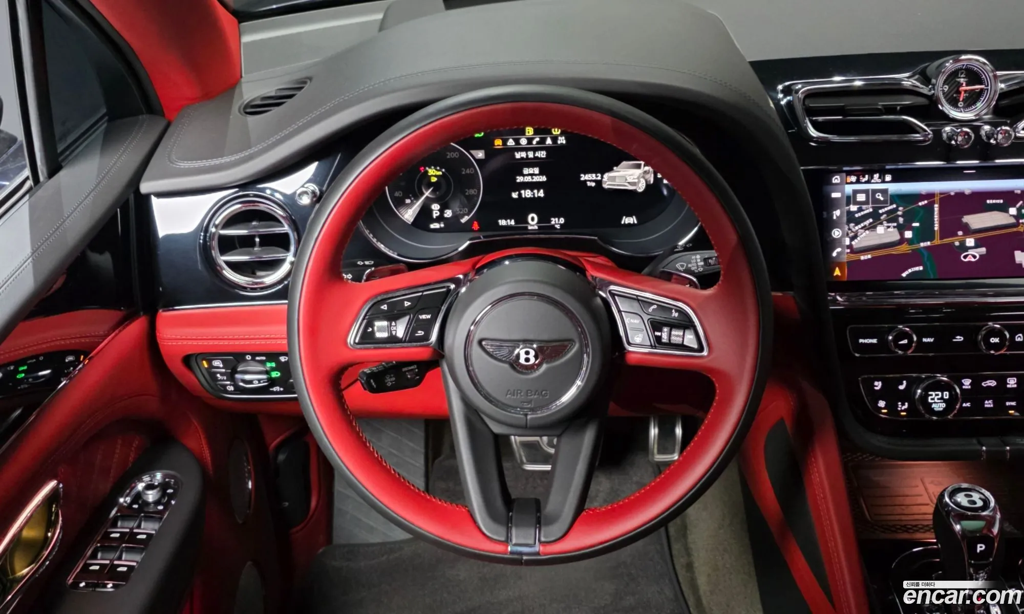 Bentley Bentayga 2022 SJAAM14V6NC014660 — 2