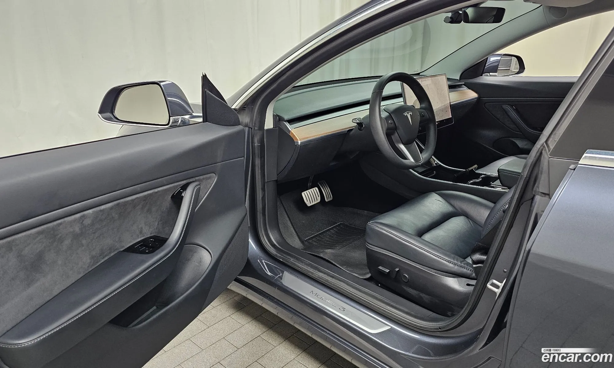 Tesla Model 3 2019 5YJ3E1EC0LF585854 — 4