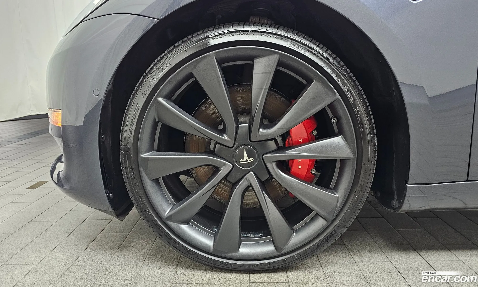 Tesla Model 3 2019 5YJ3E1EC0LF585854 — 19