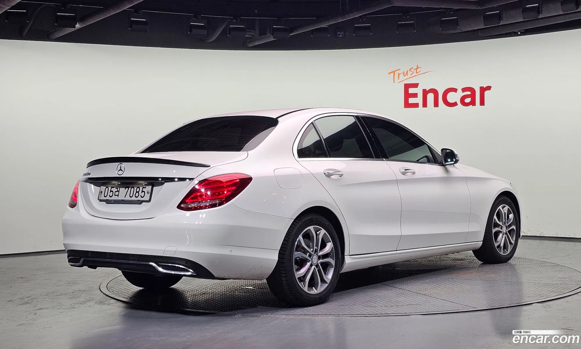 Mercedes-Benz C-Class W205 2017 — 16