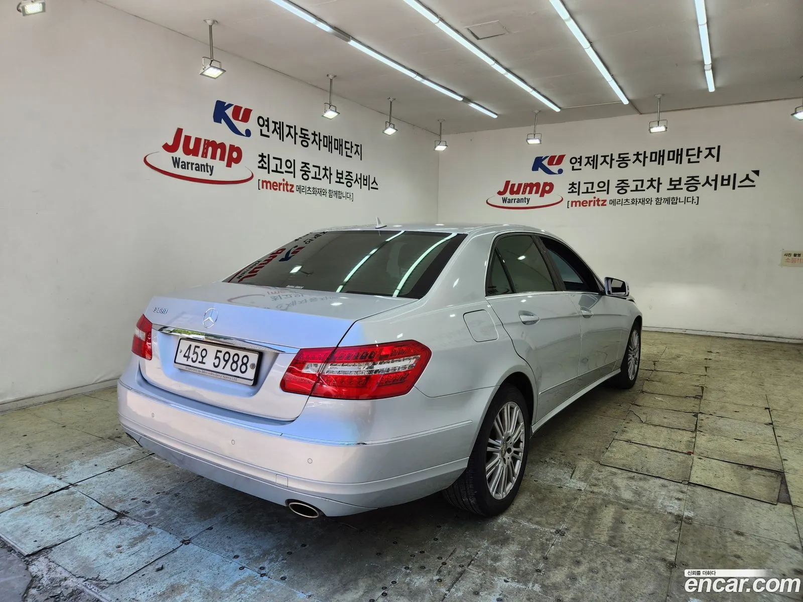 Mercedes-Benz E-Class W212 2010 — 14