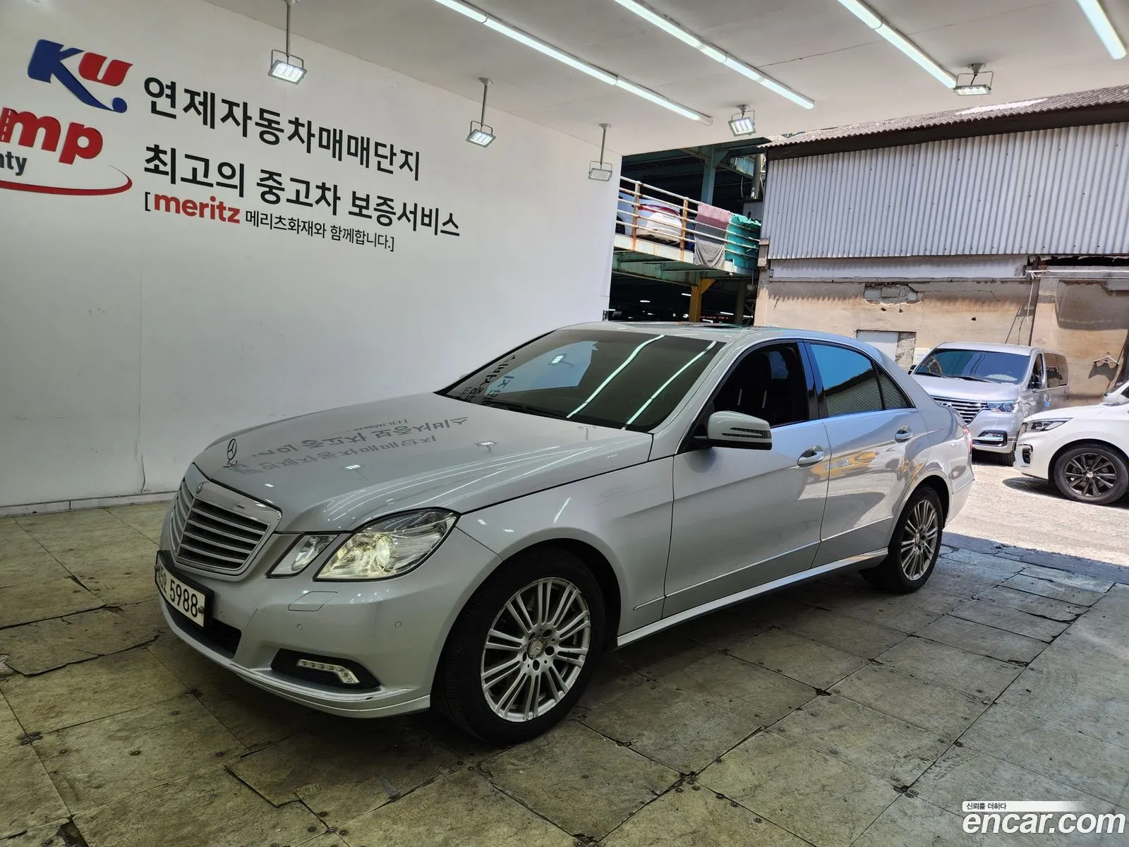 Mercedes-Benz E-Class W212 2010 — 13