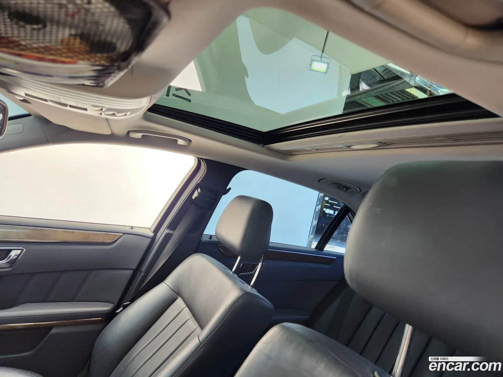Mercedes-Benz E-Class W212 2010 — 17
