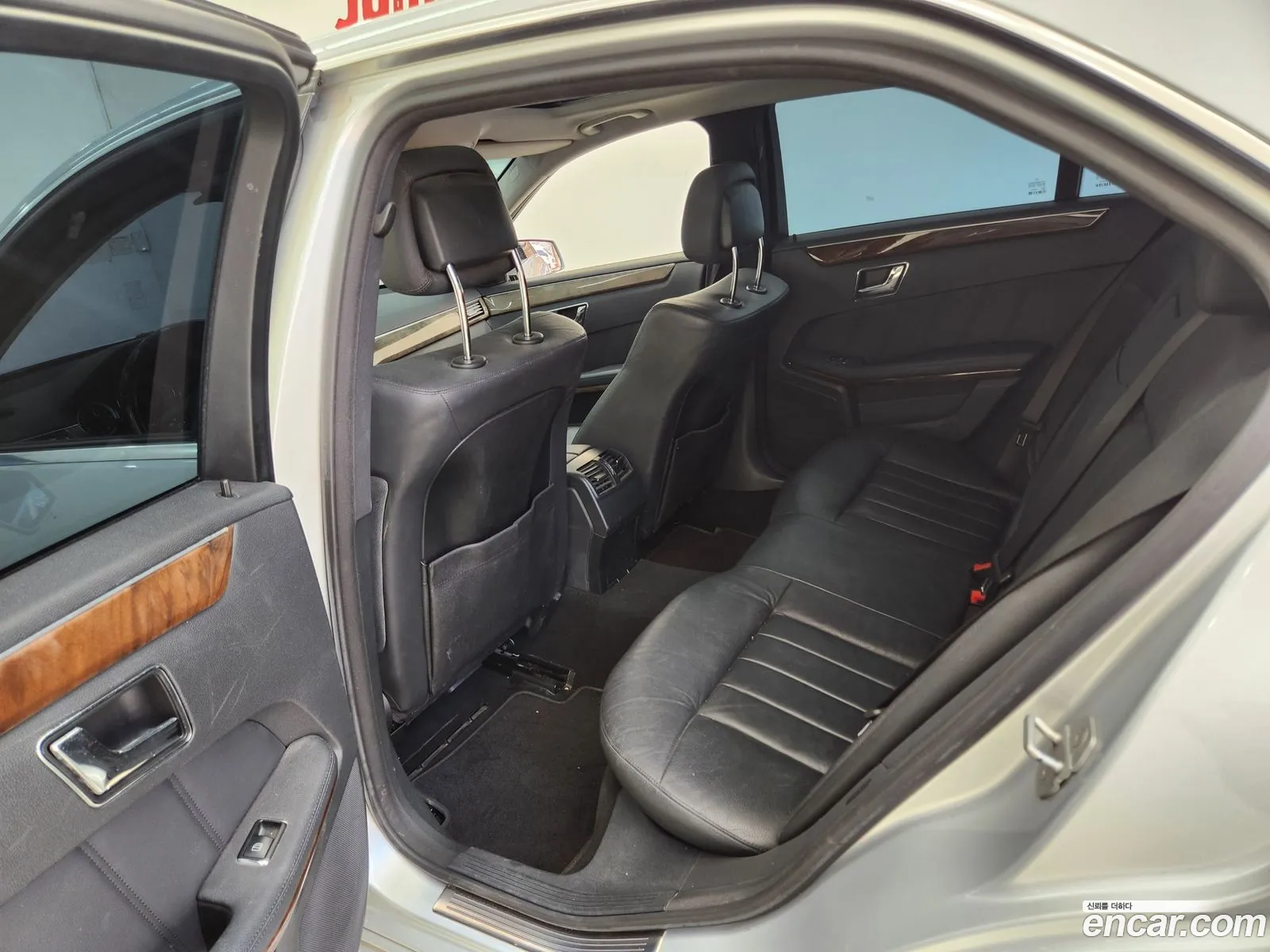 Mercedes-Benz E-Class W212 2010 — 12