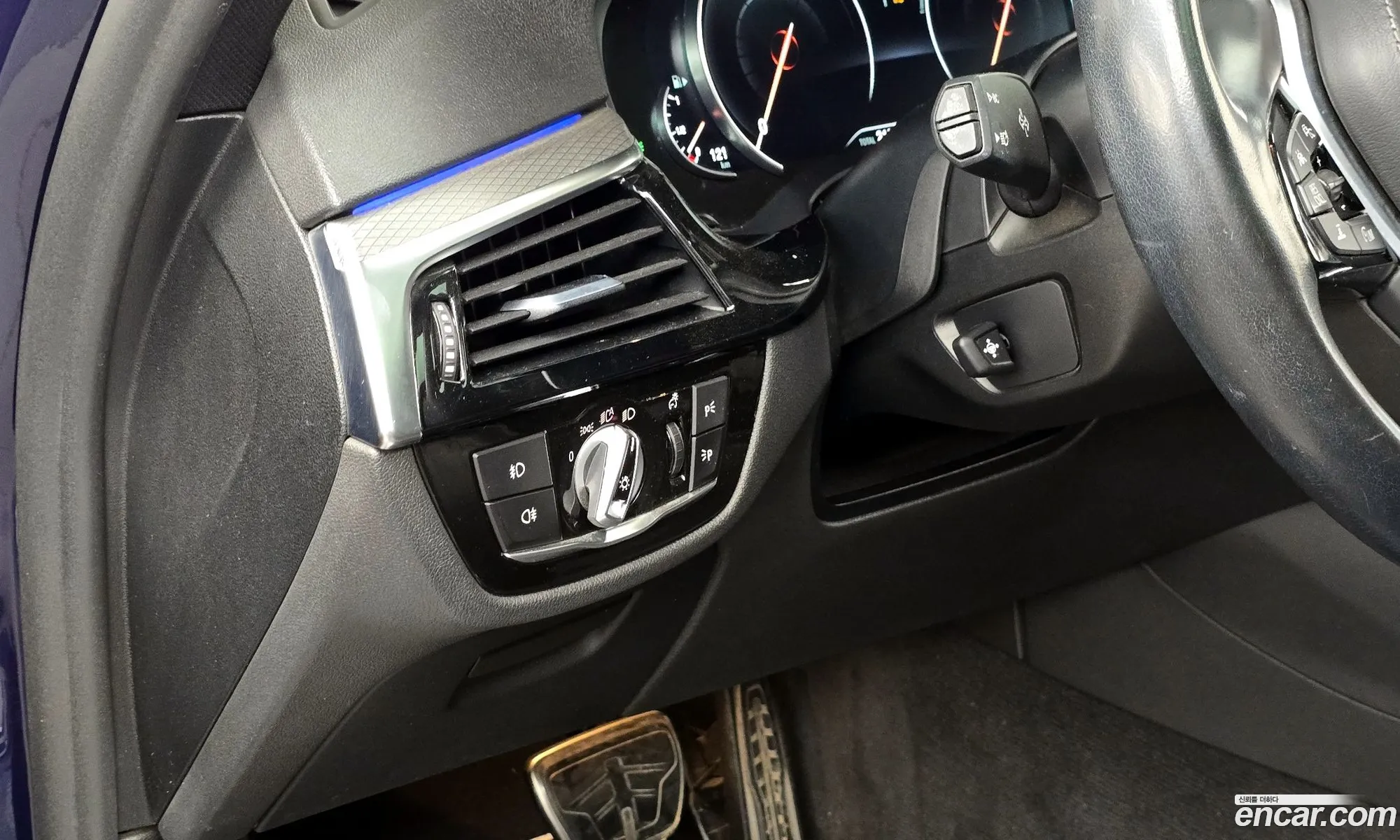 BMW 5 Series 2018 WBAJD9101JWC82336 — 23