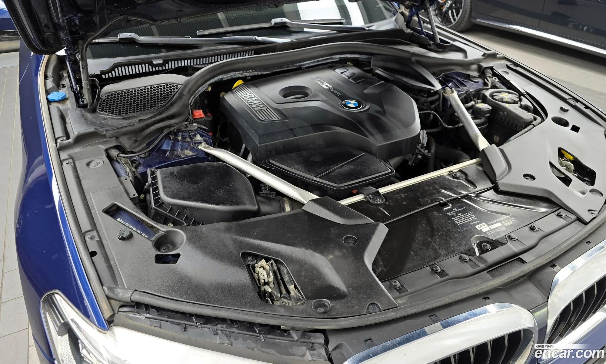BMW 5 Series 2018 WBAJD9101JWC82336 — 31