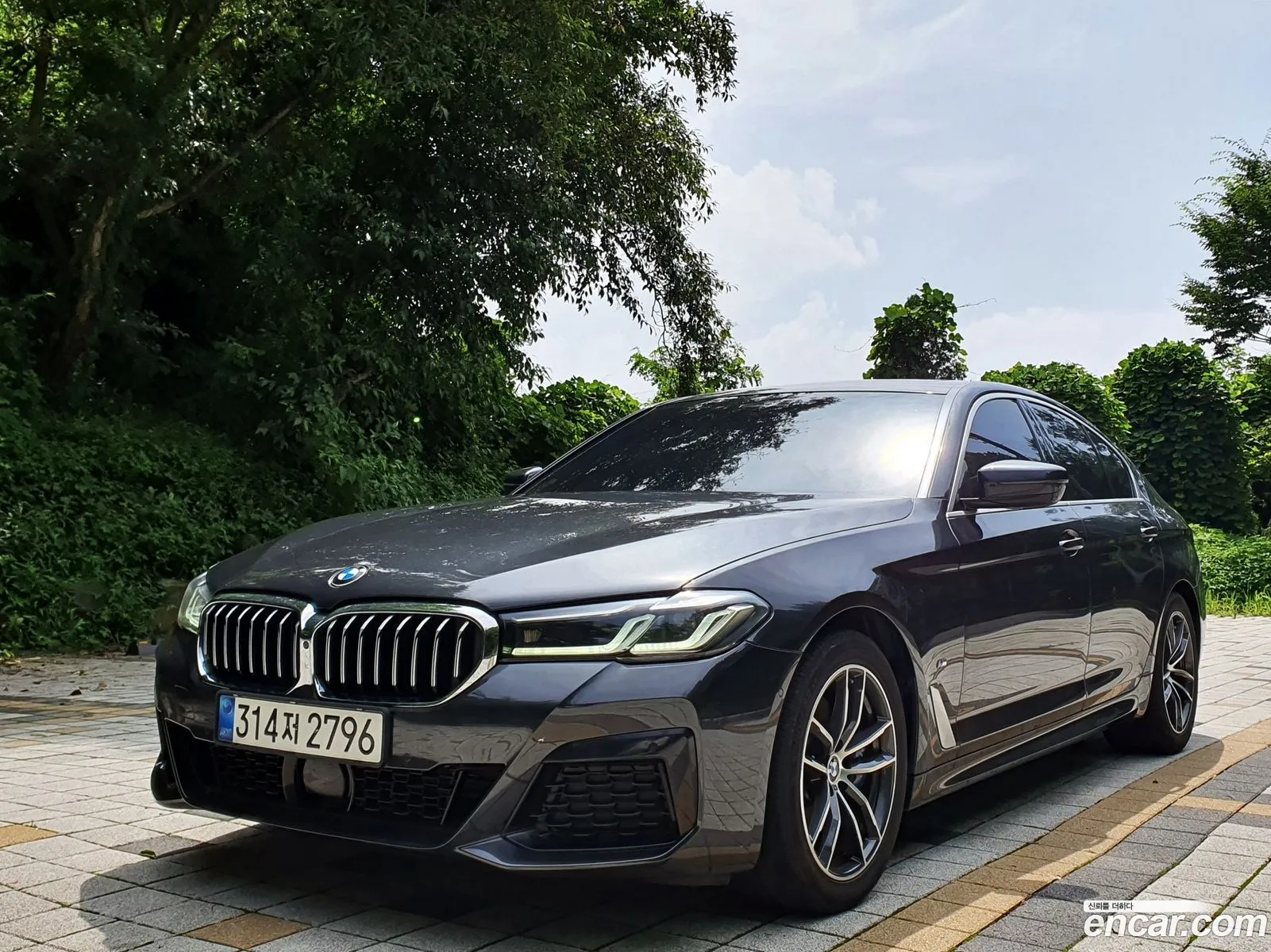 BMW 5 Series 2021 — 8