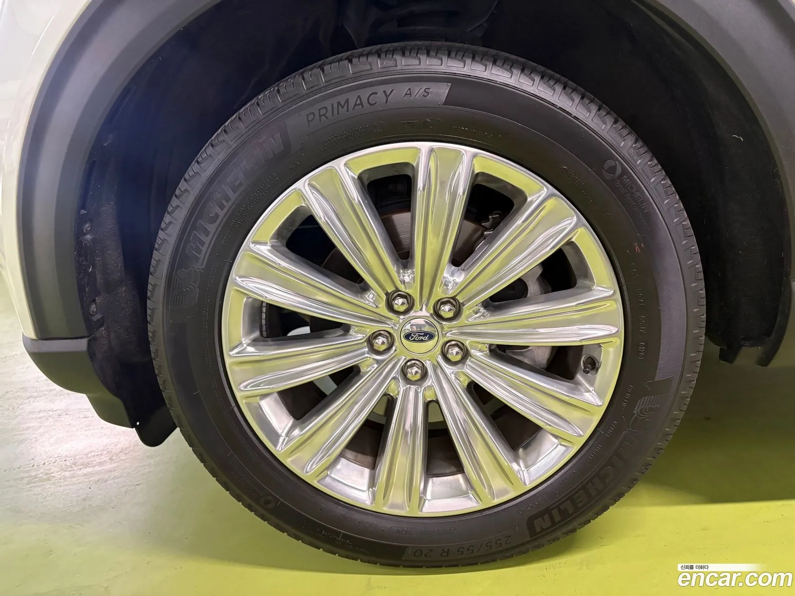 Ford Explorer 6th Gen 2020 — 2