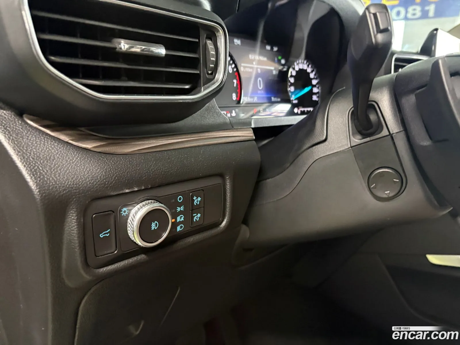 Ford Explorer 6th Gen 2020 — 3