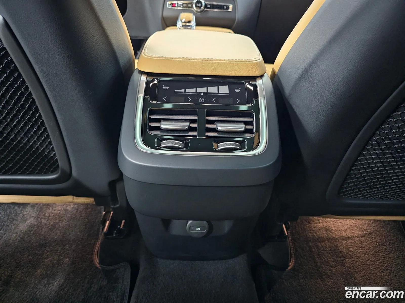 Volvo XC90 2025 — 3