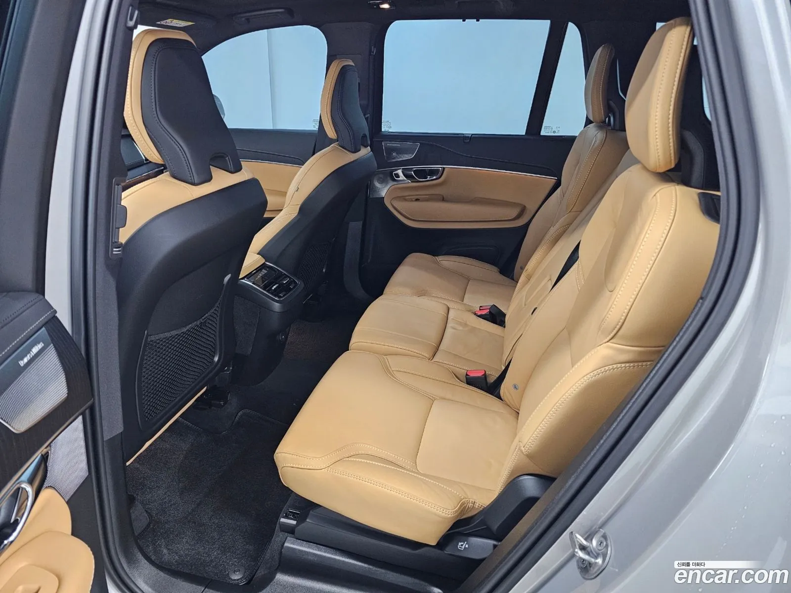 Volvo XC90 2025 — 2