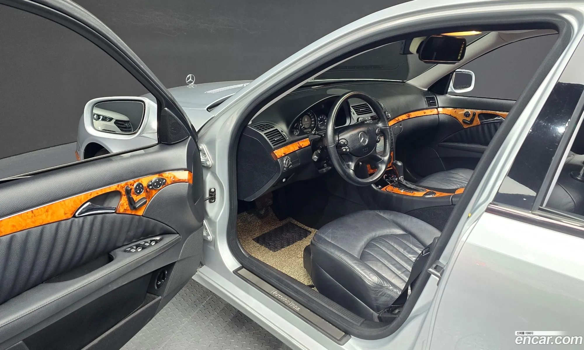 Mercedes-Benz E-Class W211 2009 WDBUF54X69B432838 — 3