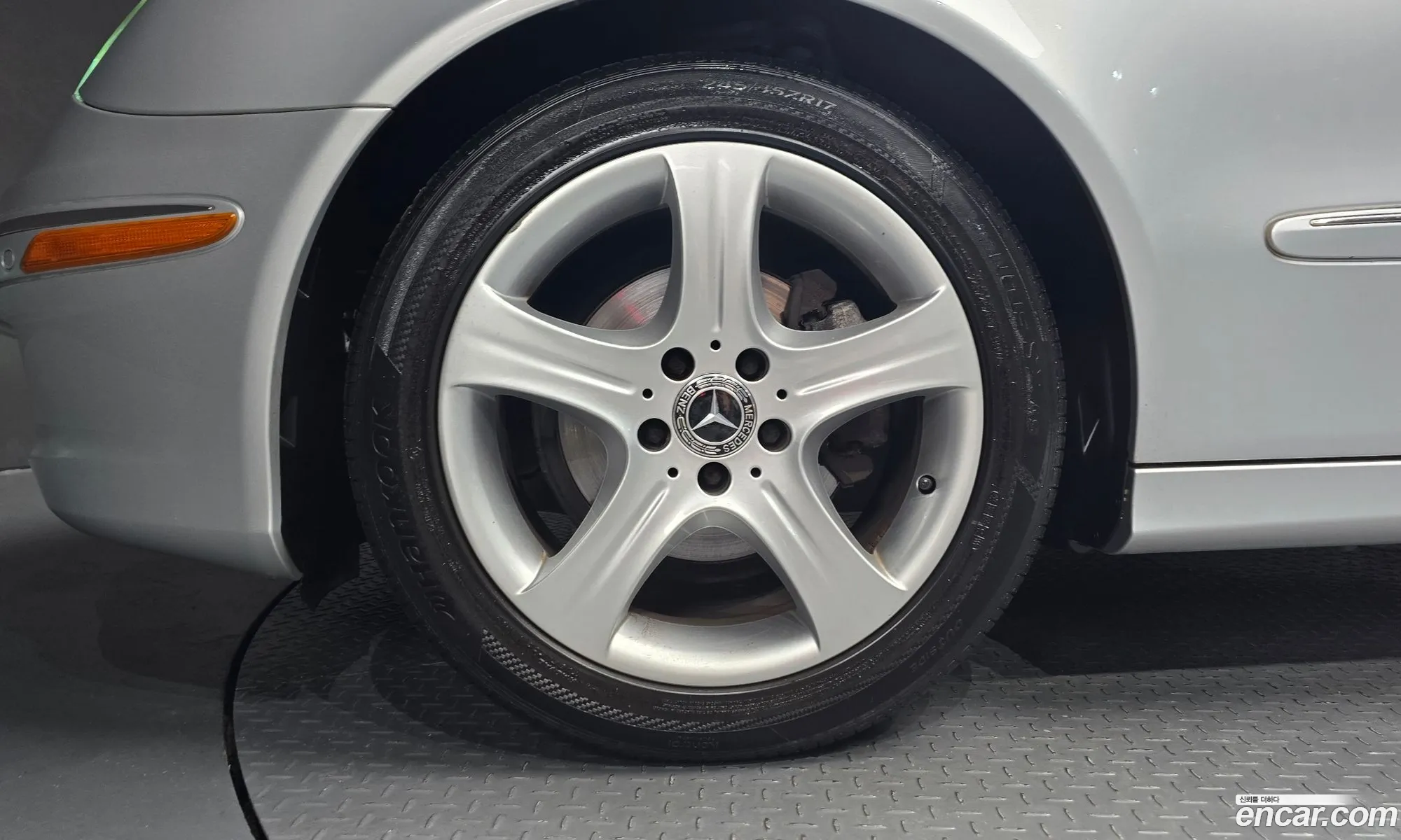 Mercedes-Benz E-Class W211 2009 WDBUF54X69B432838 — 4