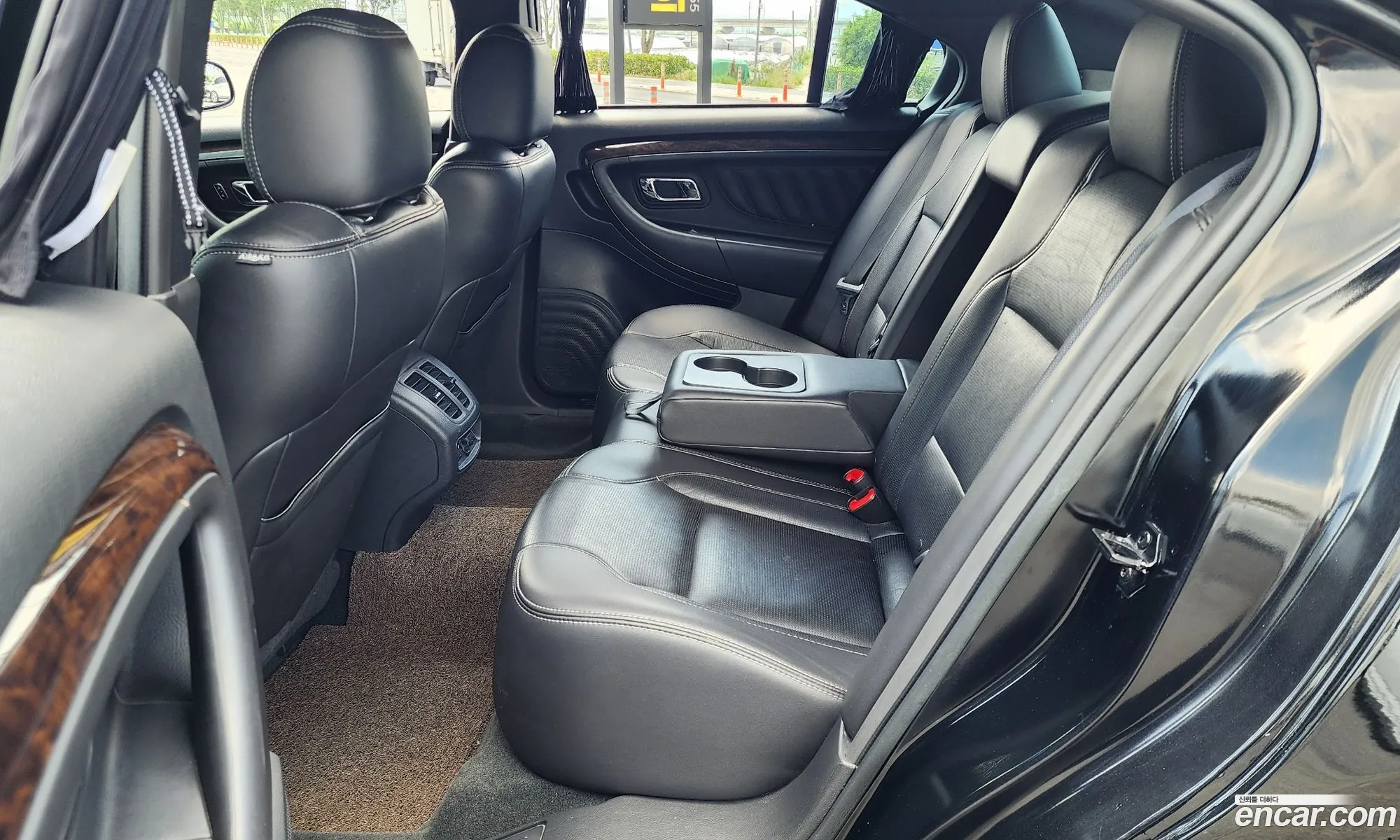 Ford Taurus 2016 1FAHP2F93GG124173 — 9