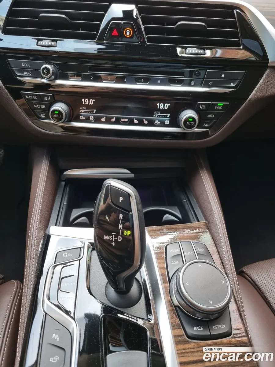 BMW 6 Series GT 2019 — 10