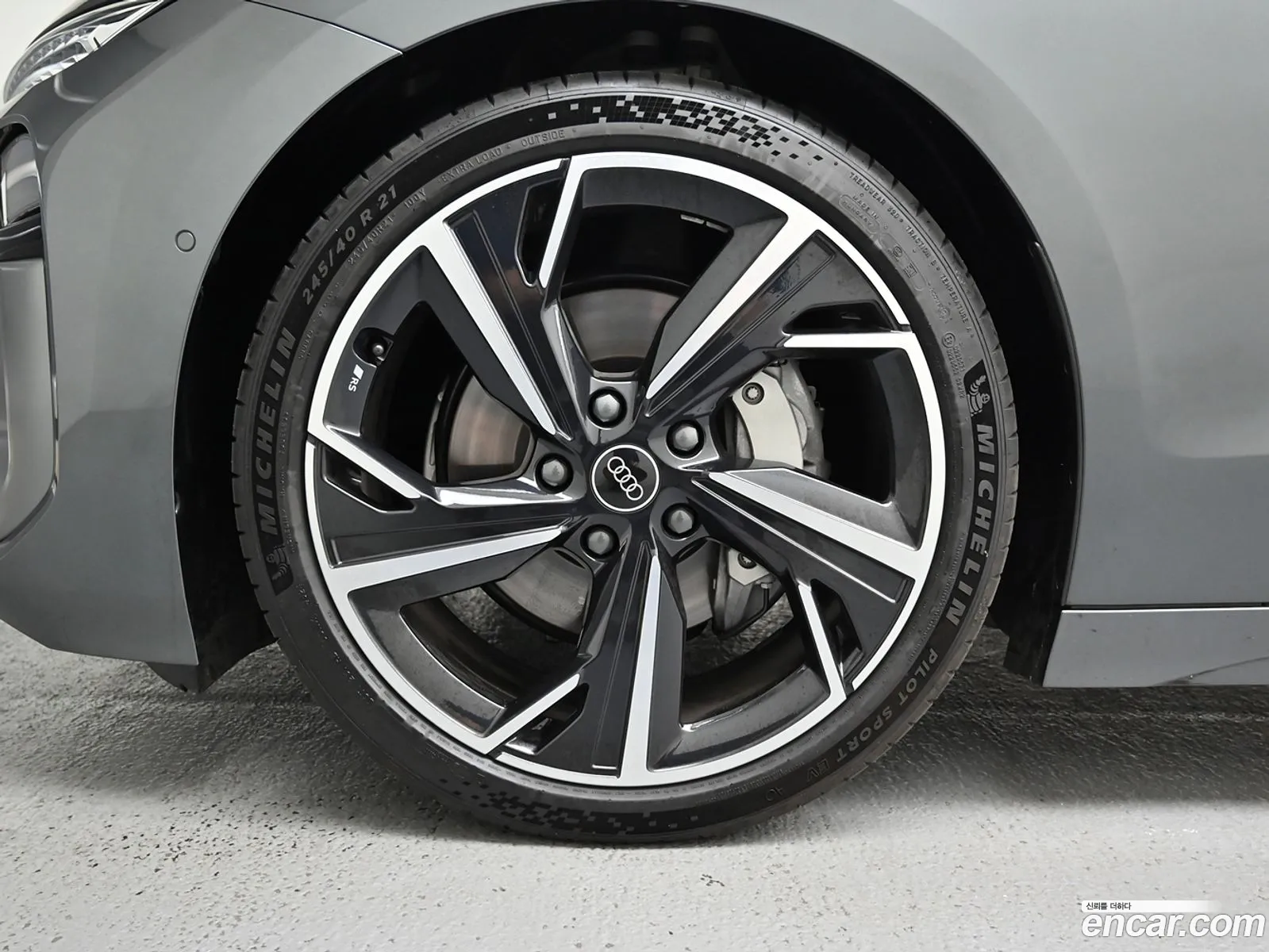 Audi A6 e-tron 2025 — 14