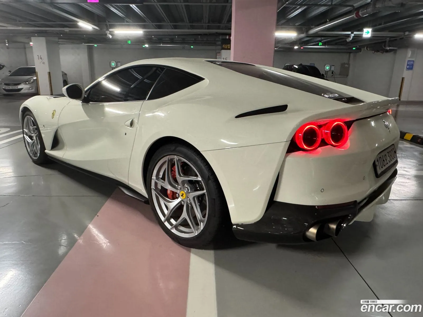 Ferrari 812 Superfast 2020 — 20