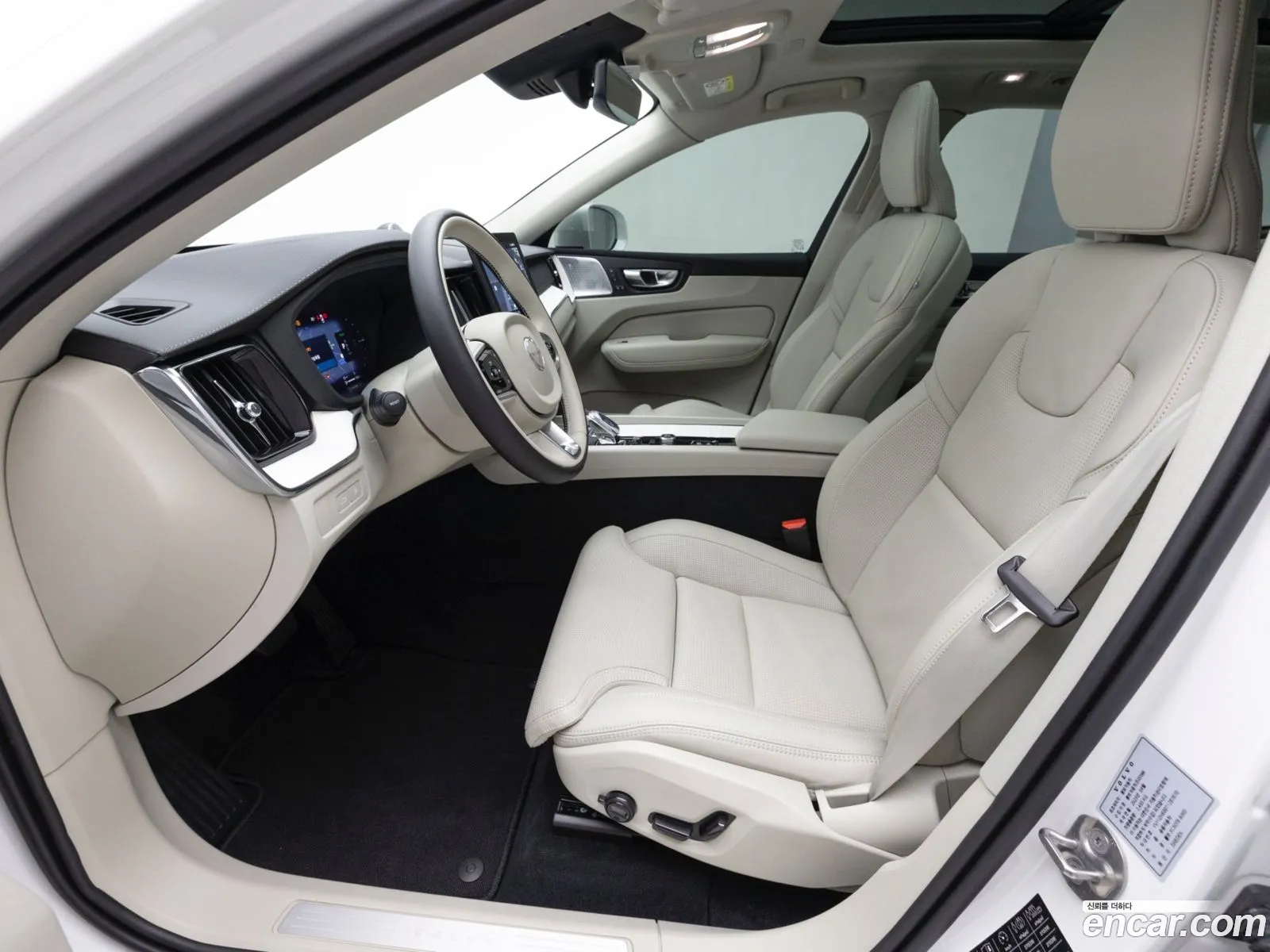 Volvo XC60 2025 — 10