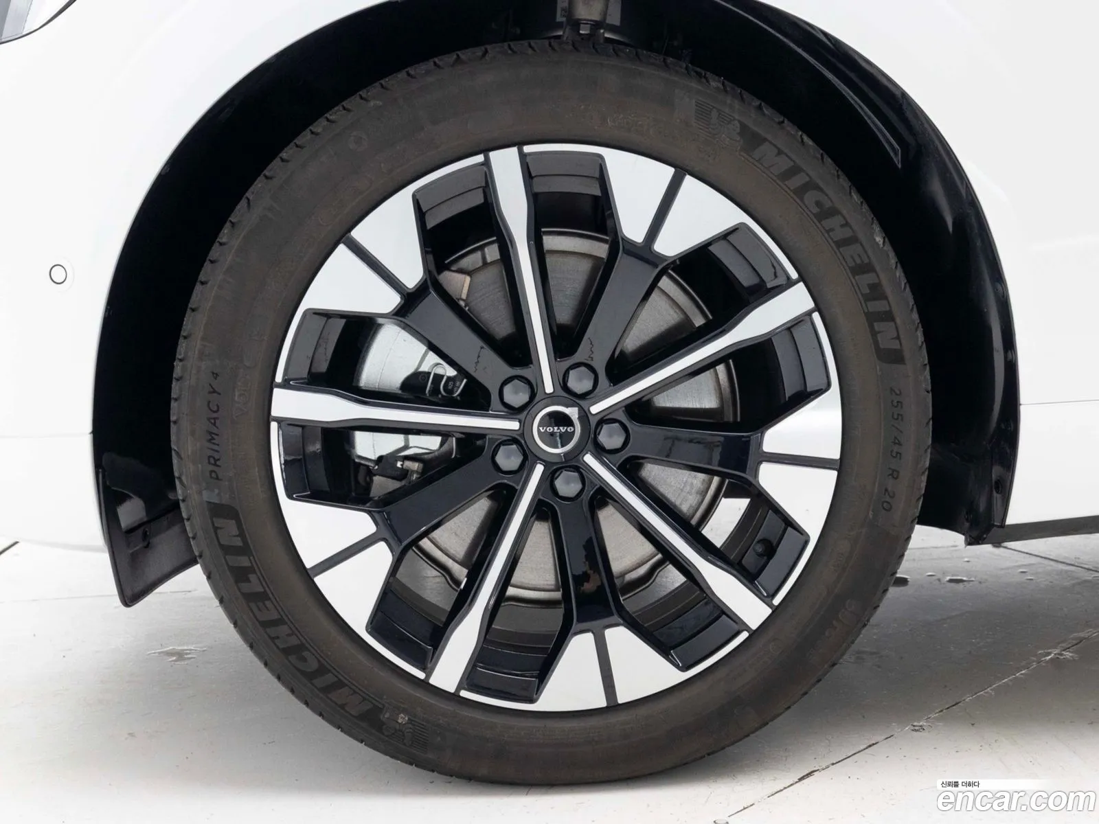 Volvo XC60 2025 — 16