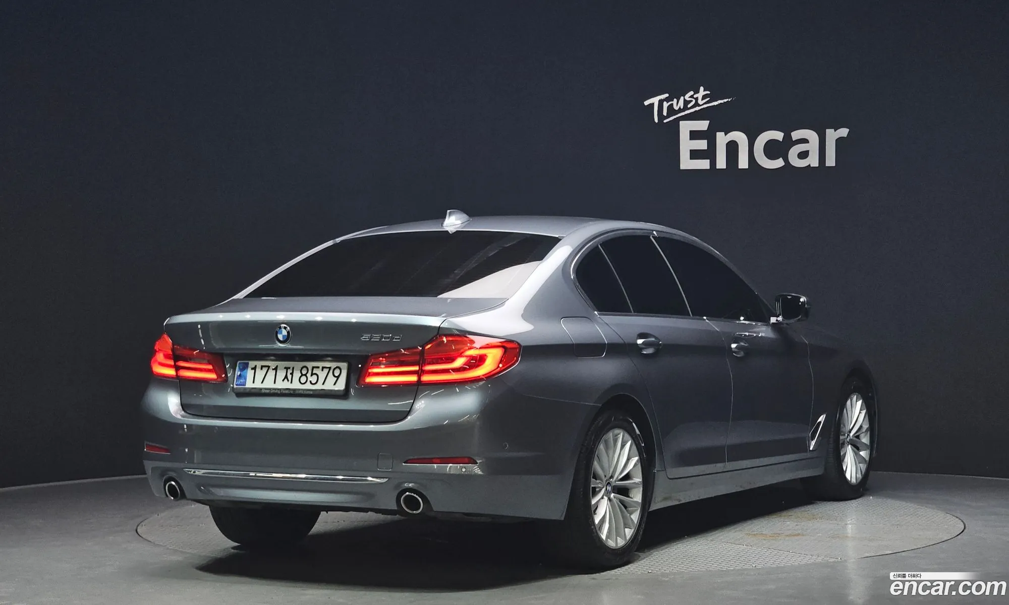 BMW 5 Series 2019 WBAJF3103KBS70699 — 27