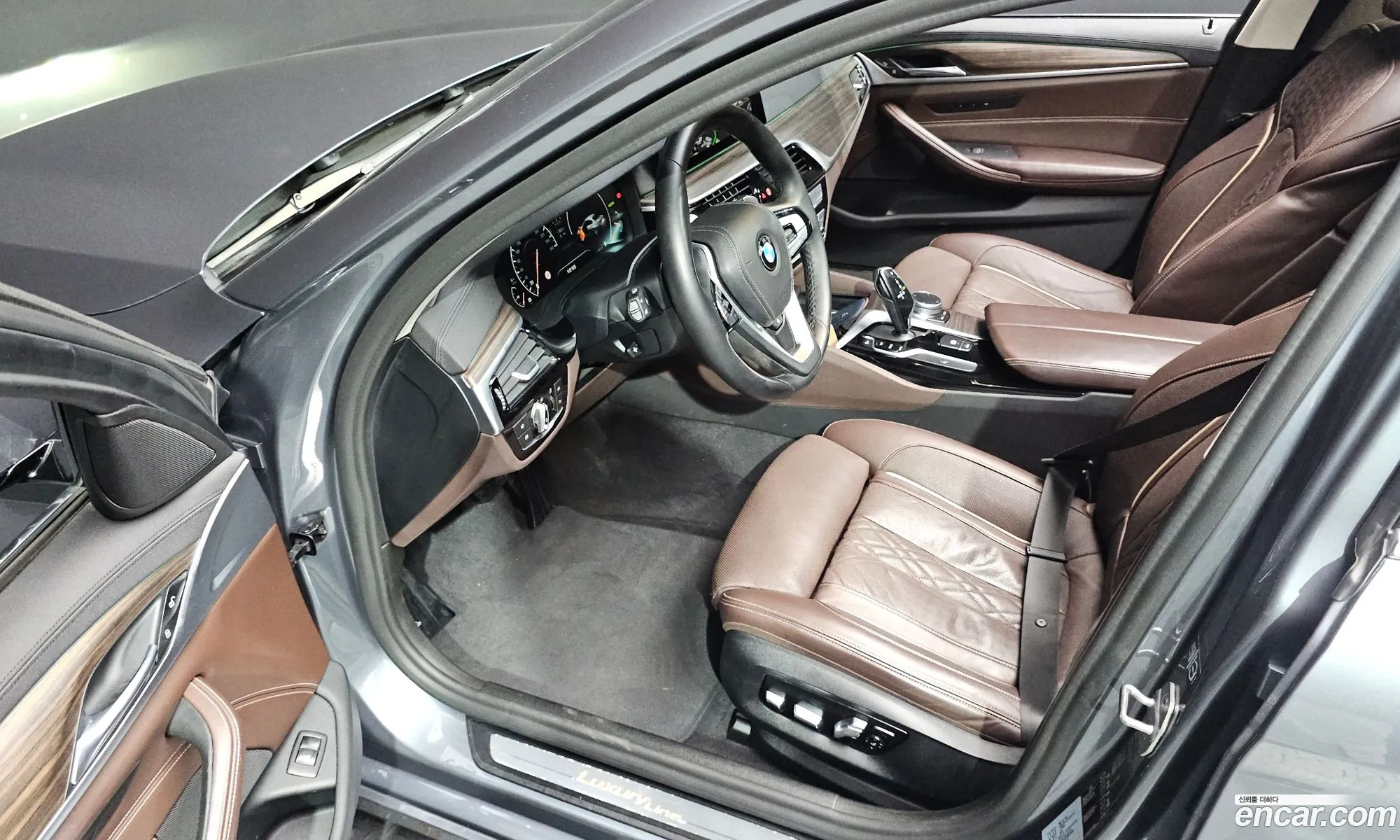 BMW 5 Series 2019 WBAJF3103KBS70699 — 14