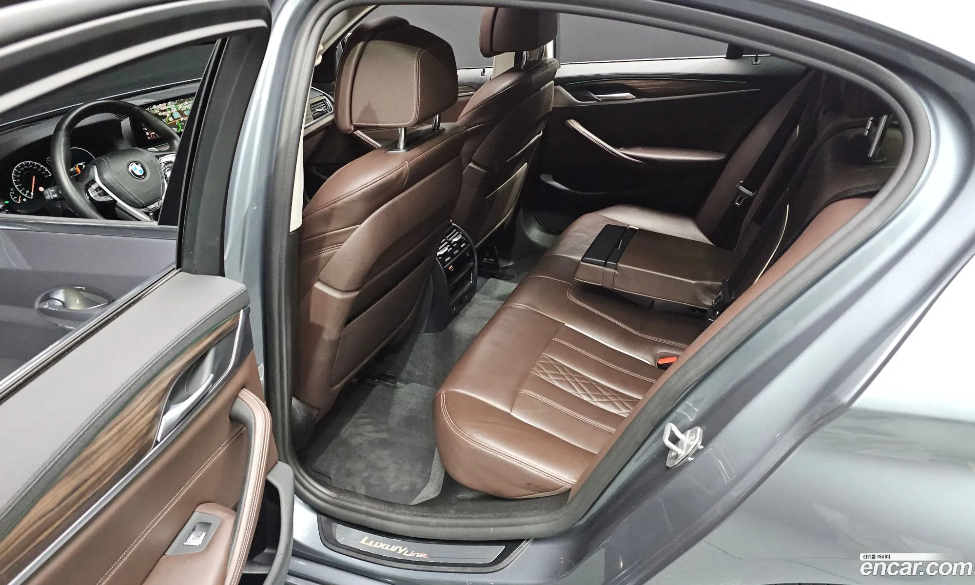 BMW 5 Series 2019 WBAJF3103KBS70699 — 28