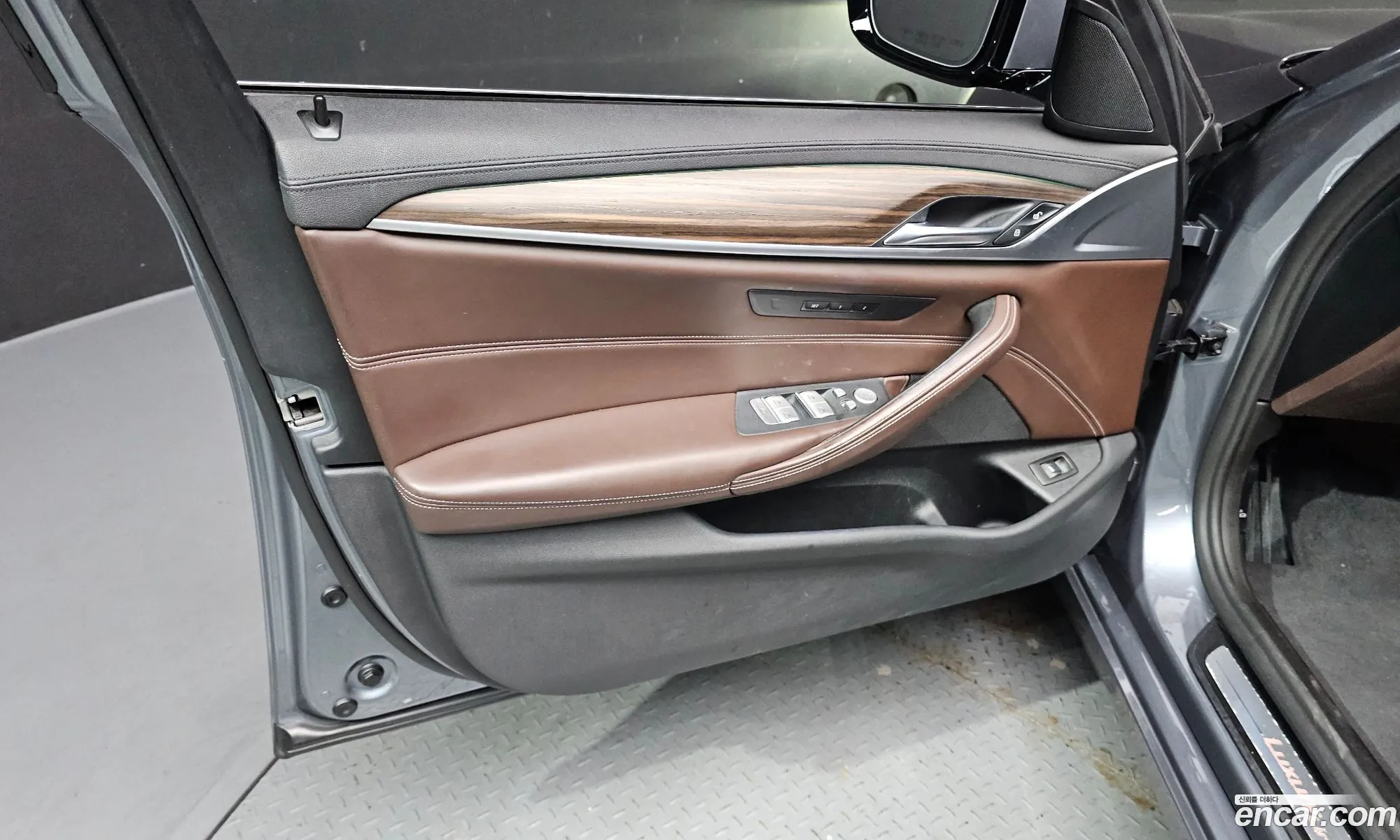 BMW 5 Series 2019 WBAJF3103KBS70699 — 5