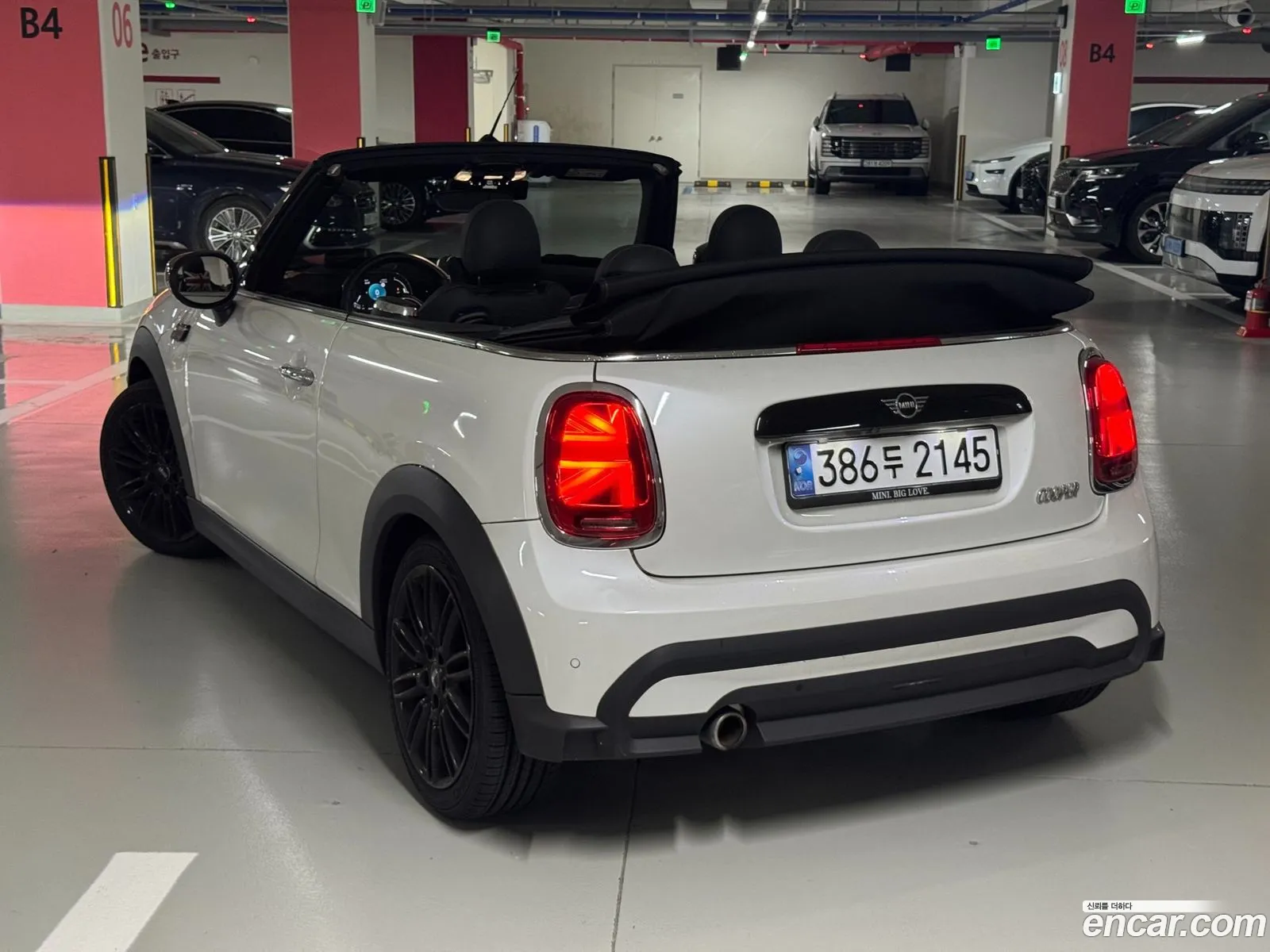 Mini Cooper Convertible 2024 — 11