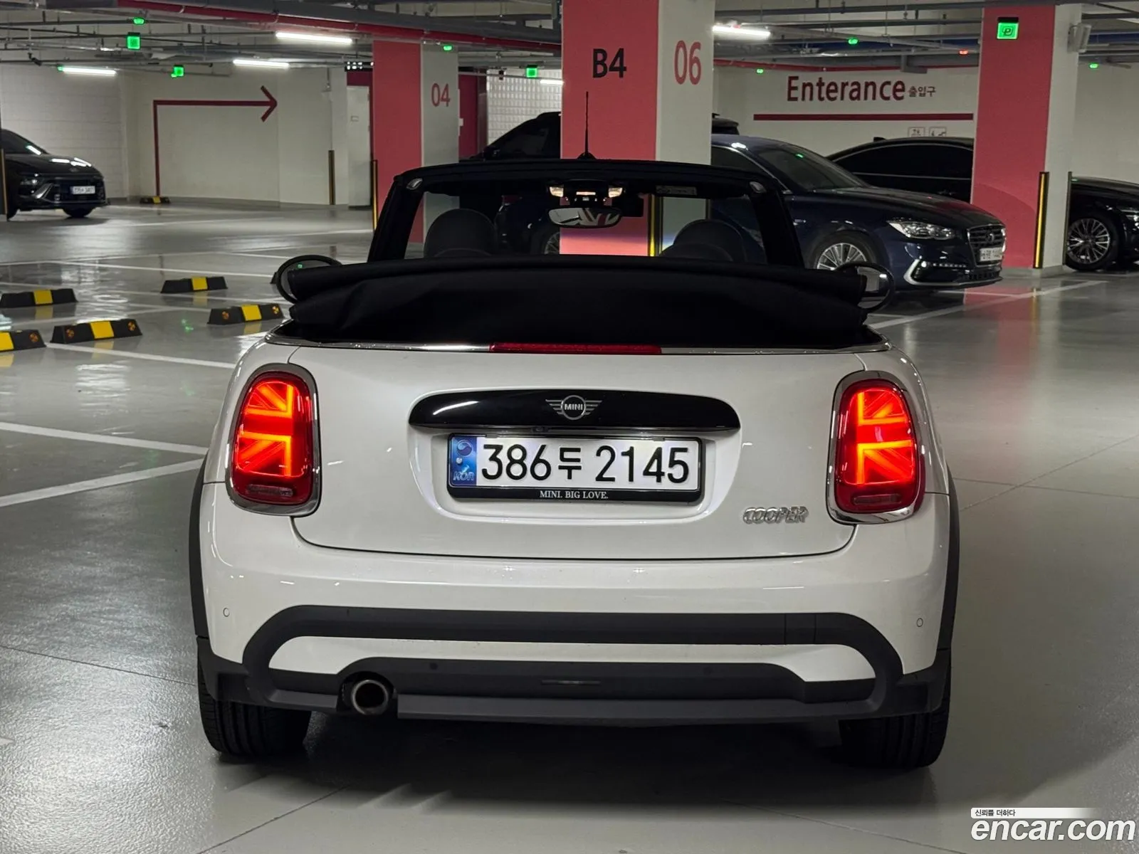 Mini Cooper Convertible 2024 — 3
