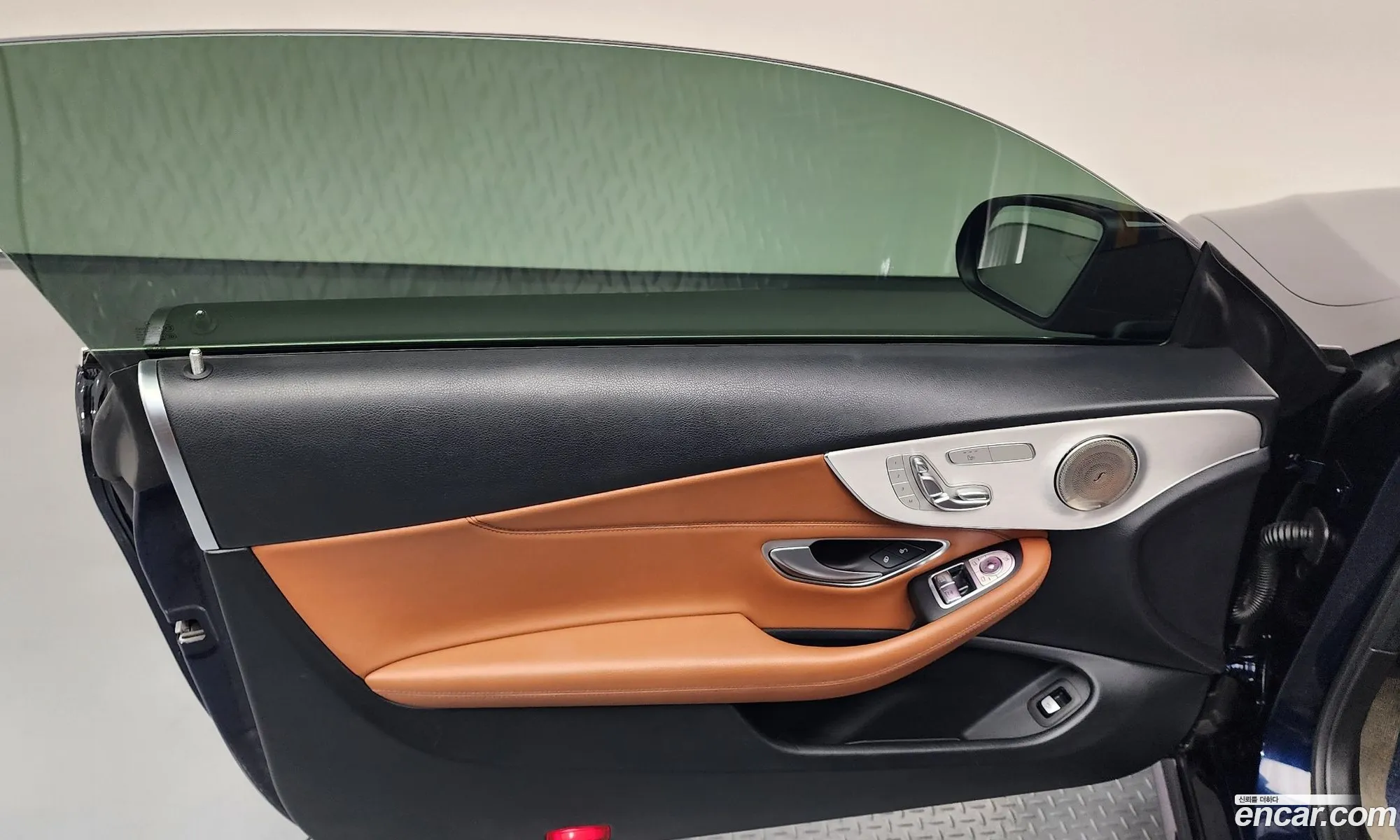 Mercedes-Benz C-Class W205 2019 — 24
