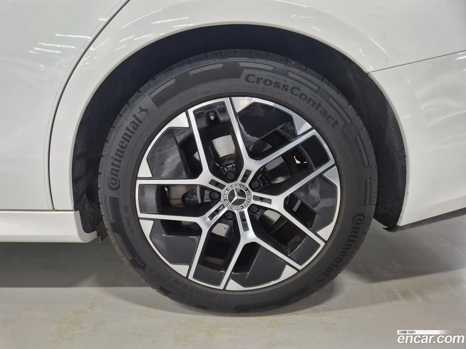 Mercedes-Benz E-Class W214 2024 — 4